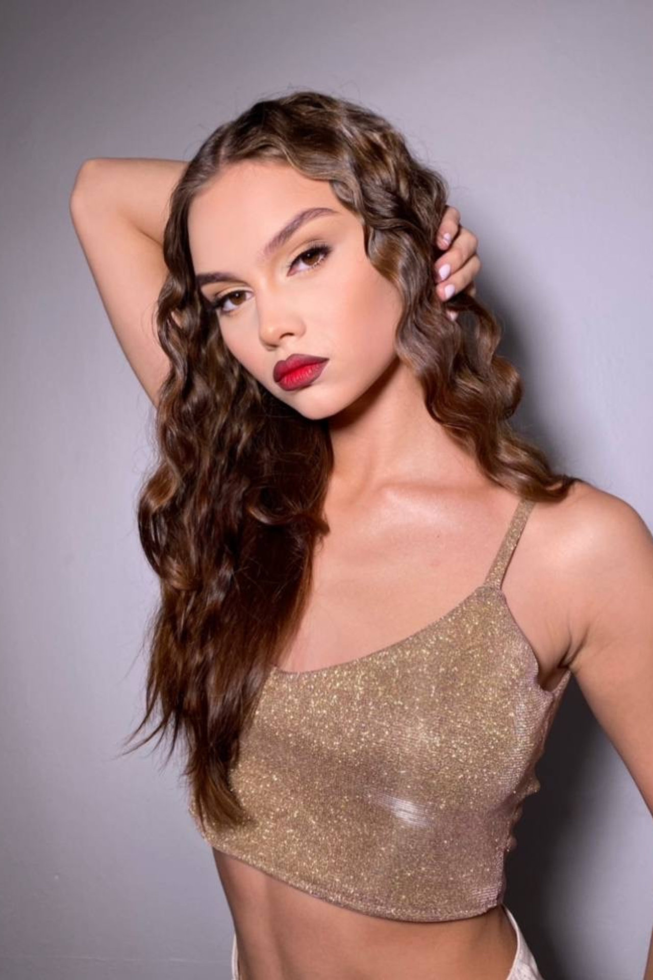 Модель для предметной съемки Соня Н.Новгород | Sale Easy