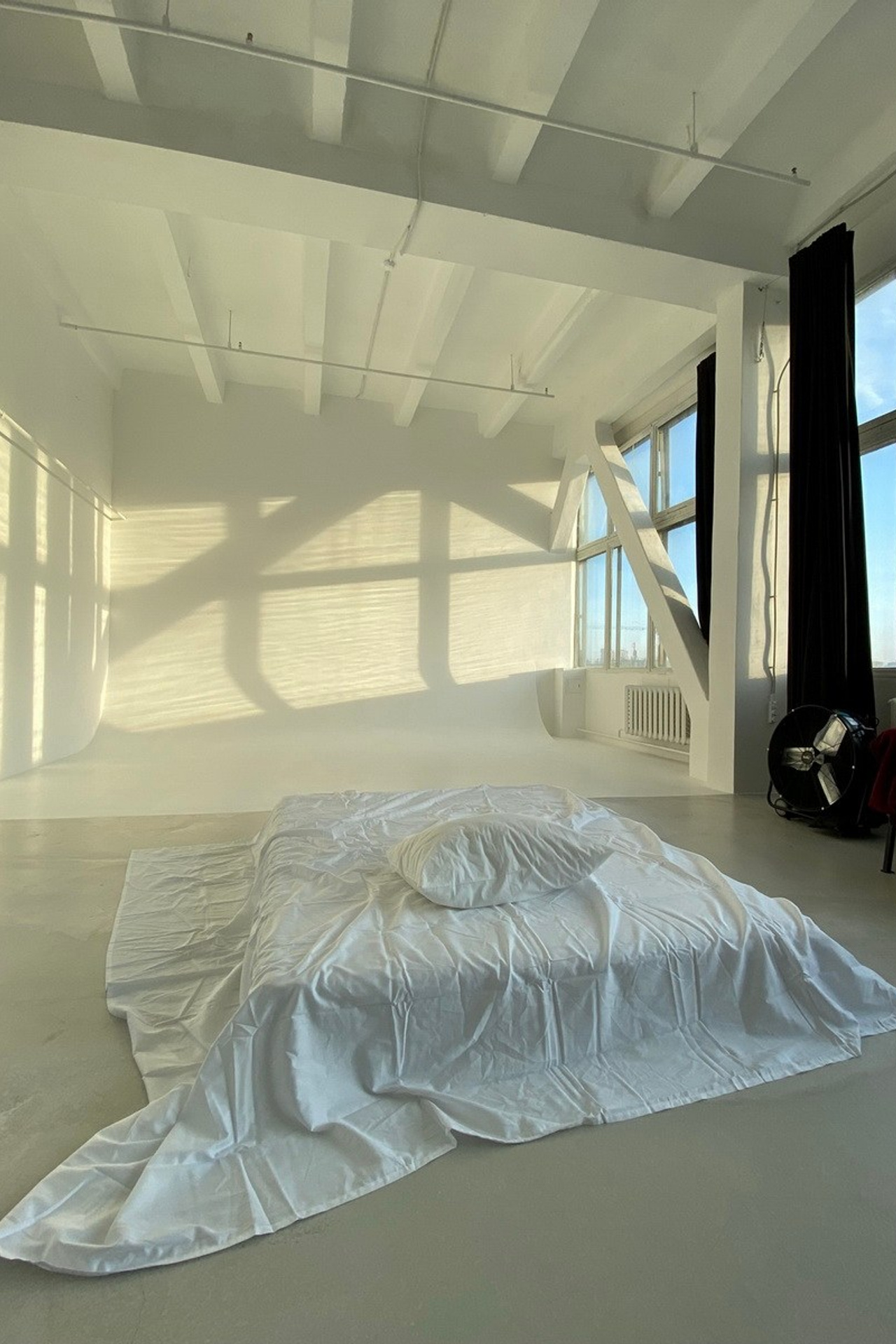 Студия Studio 512 Зал Светлый для предметной съемки Москва|Sale Easy