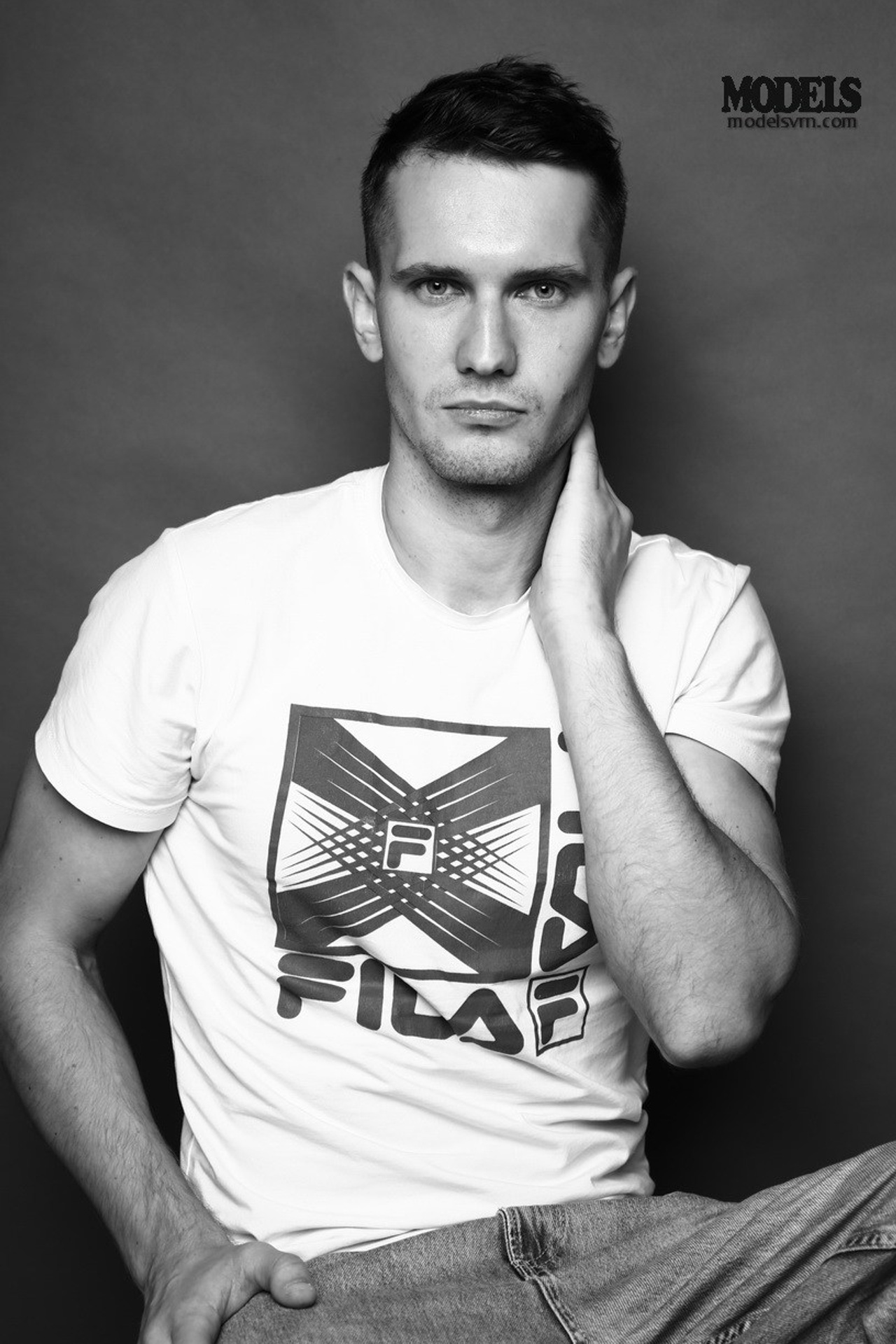 Модель для предметной съемки Евгений id 29 027 С.-Пб| Sale Easy