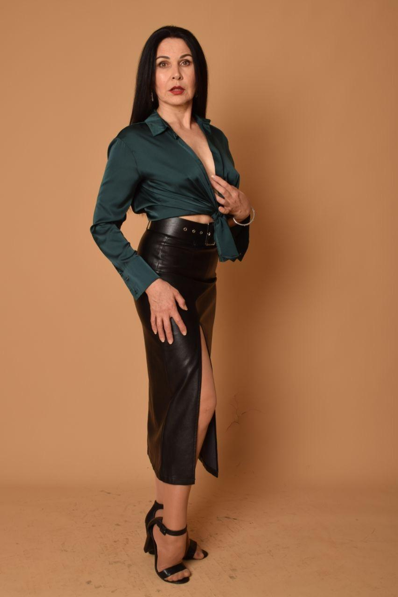 Модель для предметной съемки  Лариса Сочи| Sale Easy