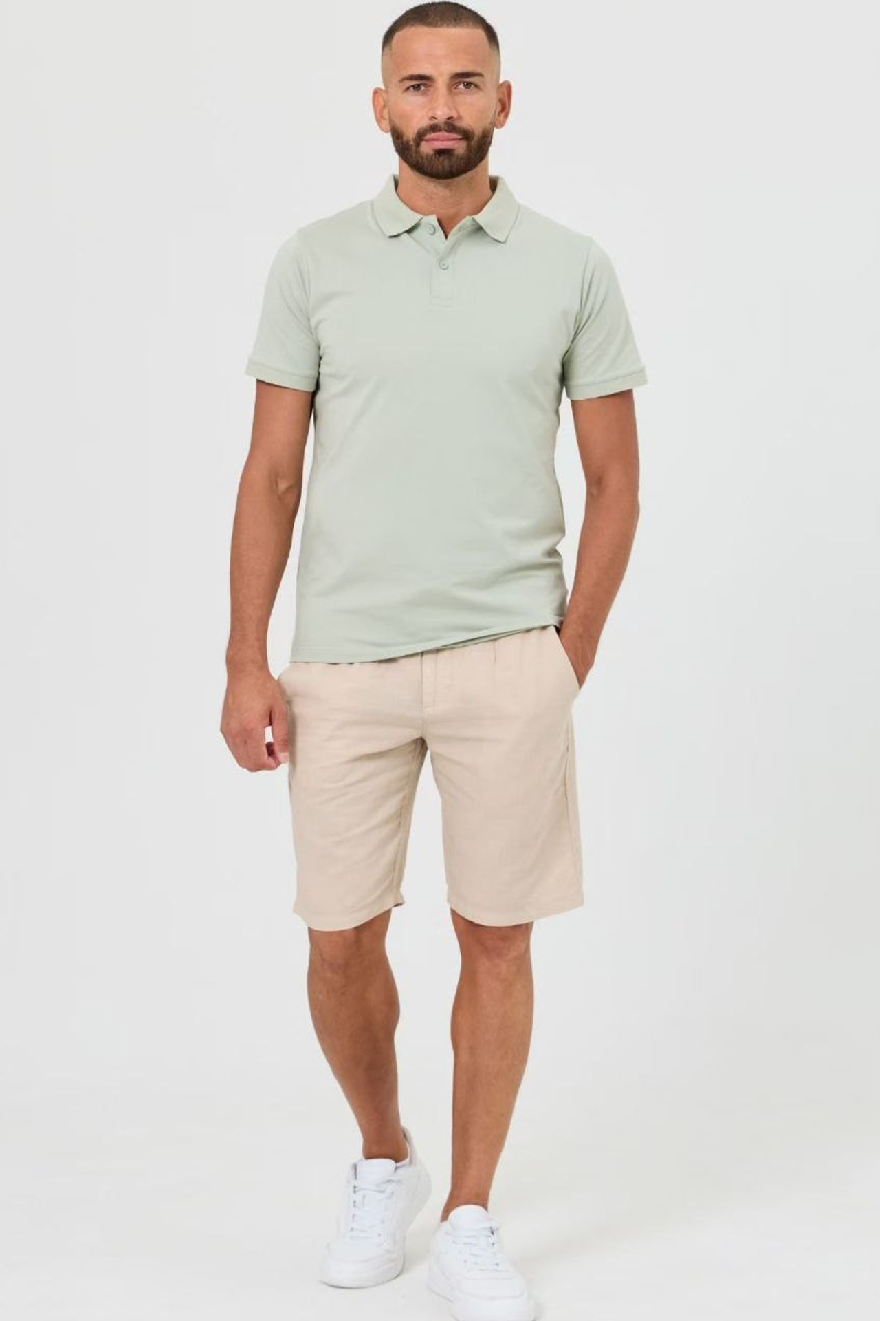 Модель для предметной съемки Иван Москва | Sale Easy