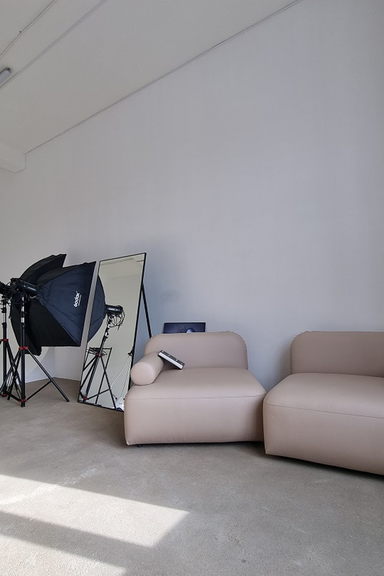 Студия для предметной съемки REPLACE — STORM Москва | Sale Easy