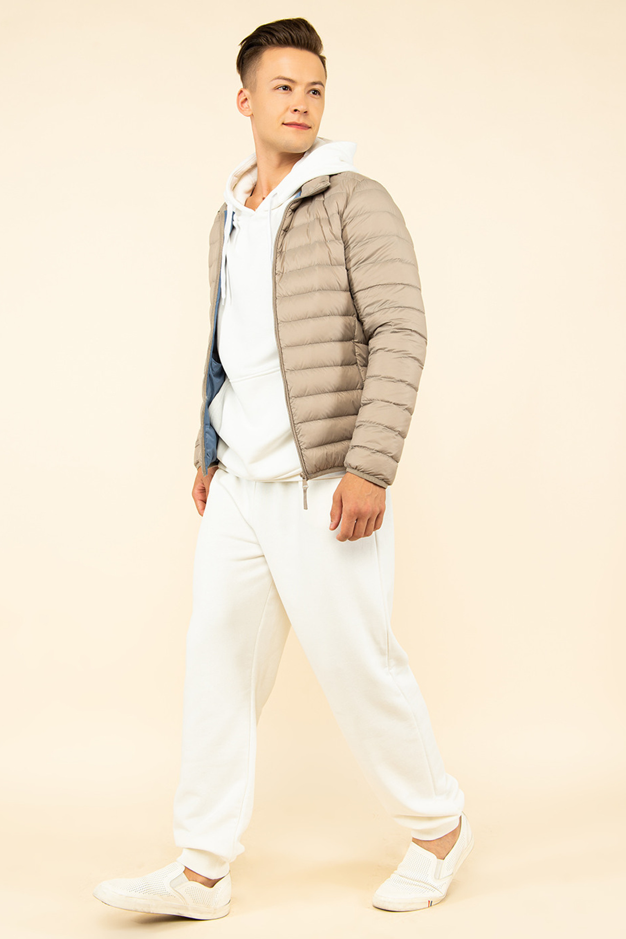 Модель для предметной съемки Роман АА Москва | Sale Easy