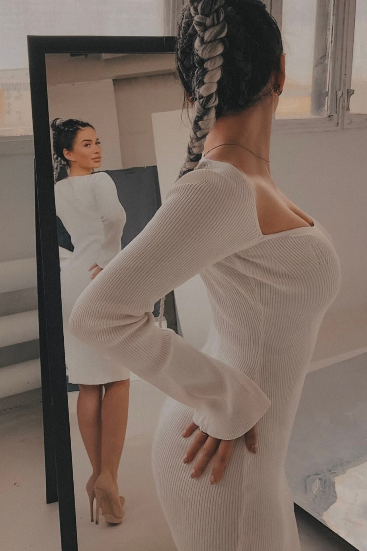 Модель для предметной съемки Юлия Ч. Н.Н.| Sale Easy