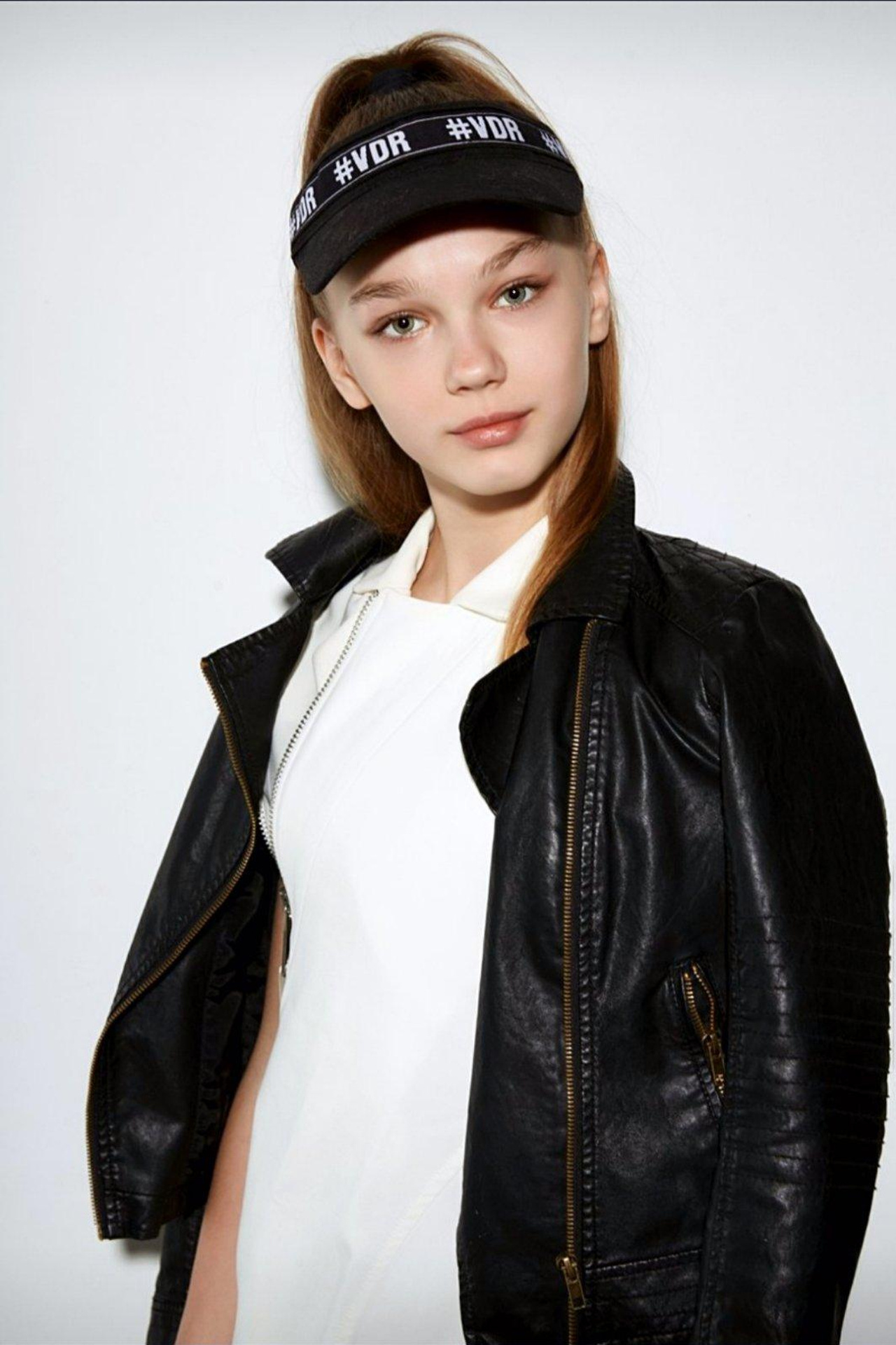 Модель для предметной съемки Дарина 1 Н.Новгород | Sale Easy