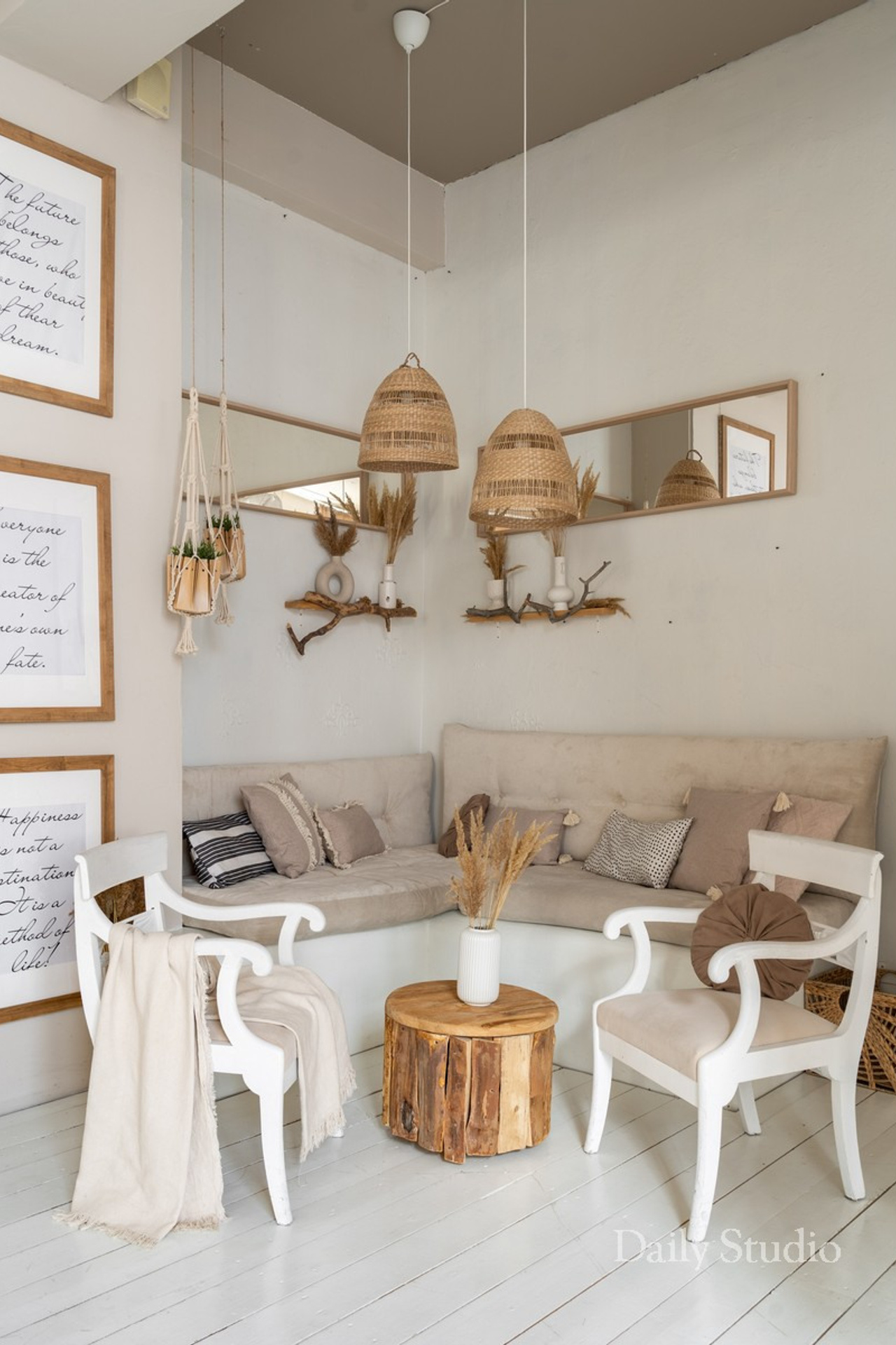 Студия DAILY STUDIO — зал Shanti для предм. съемки С.-Пб|Sale Easy