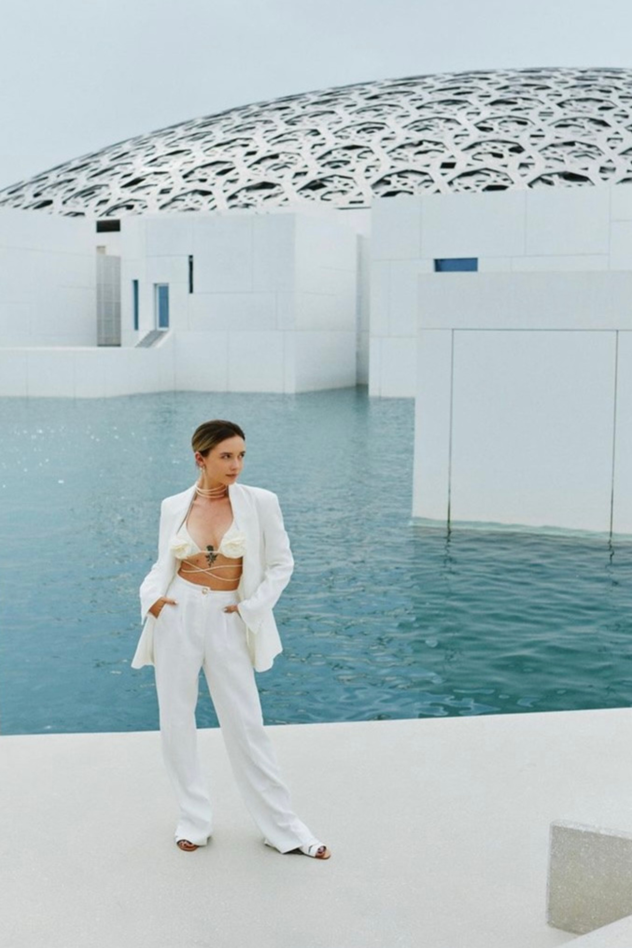 Локация Лувр Абу-Даби для предметной съемки Дубай|Sale Easy