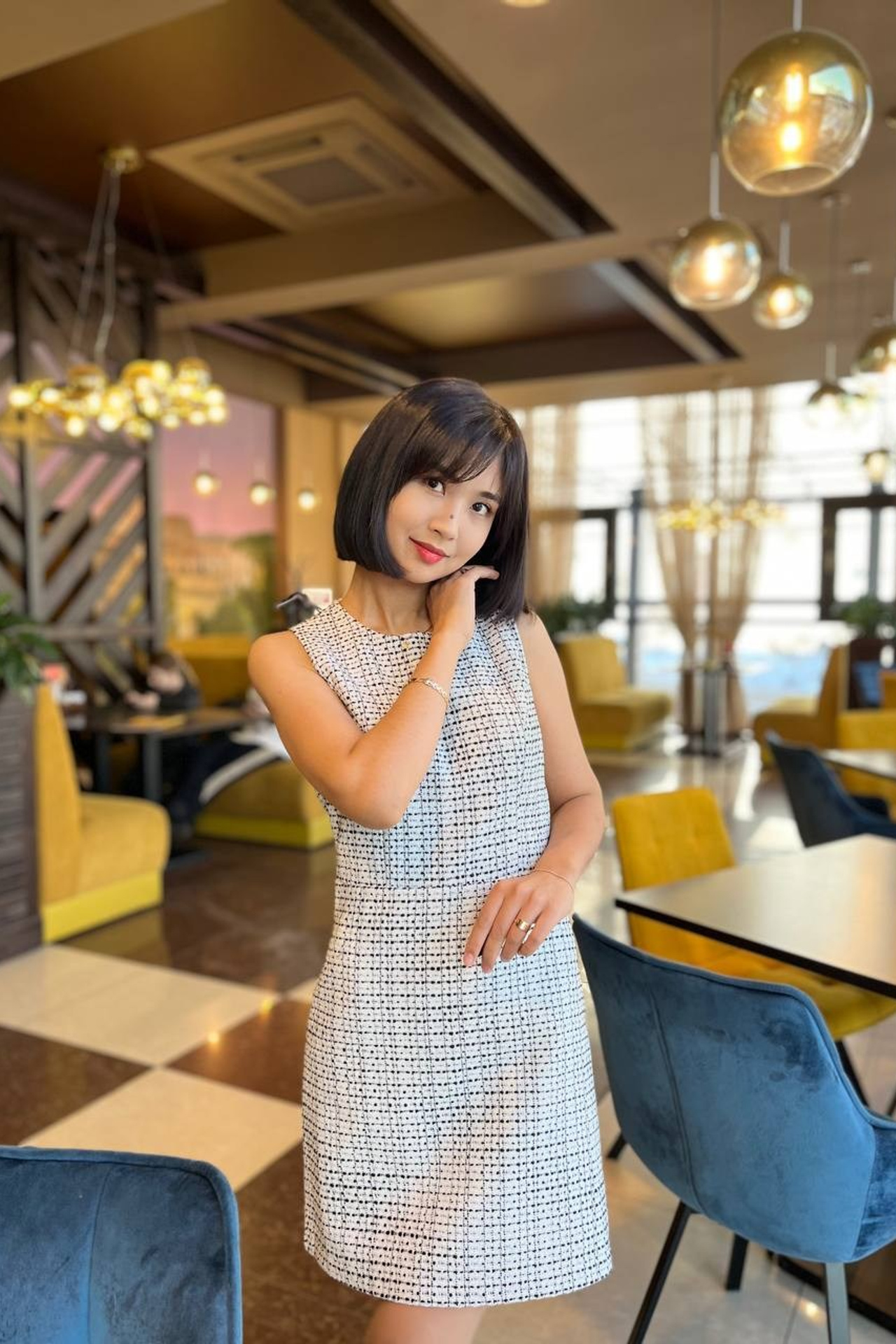 Модель для предметной съемки Дамира Красноярск| Sale Easy