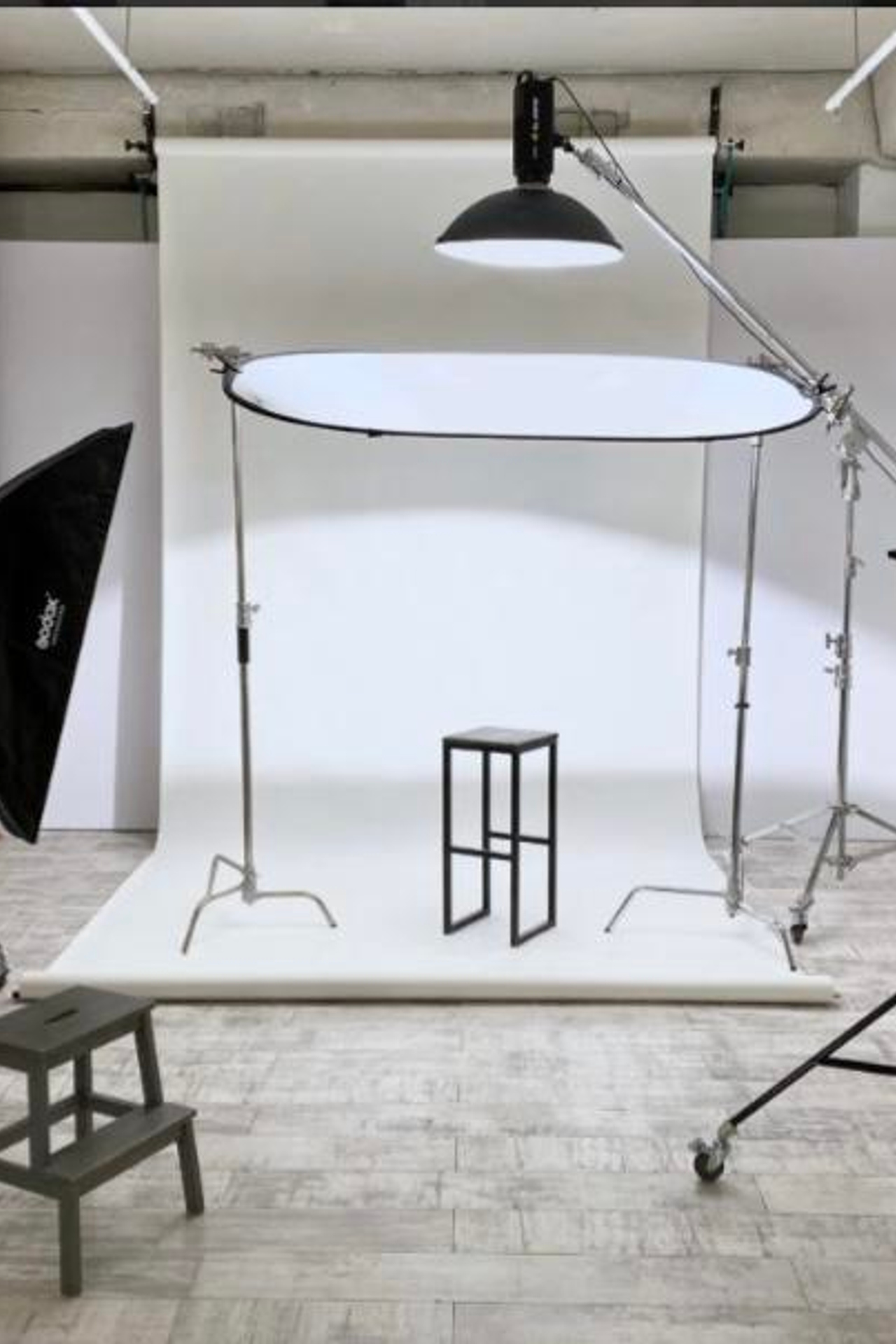 Студия Циклорама Сitrus зал 47 для предметной съемки Москва | Sale Eas