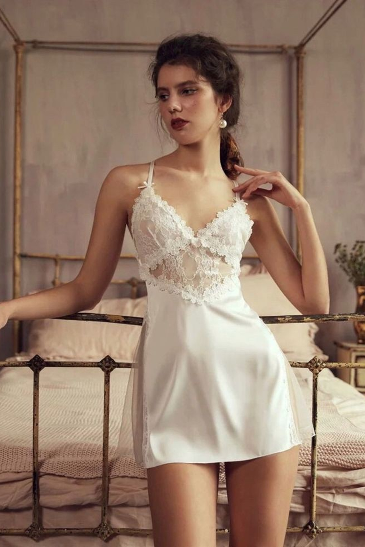 Стильные сорочки на профессиональных снимках — предметная съемка.