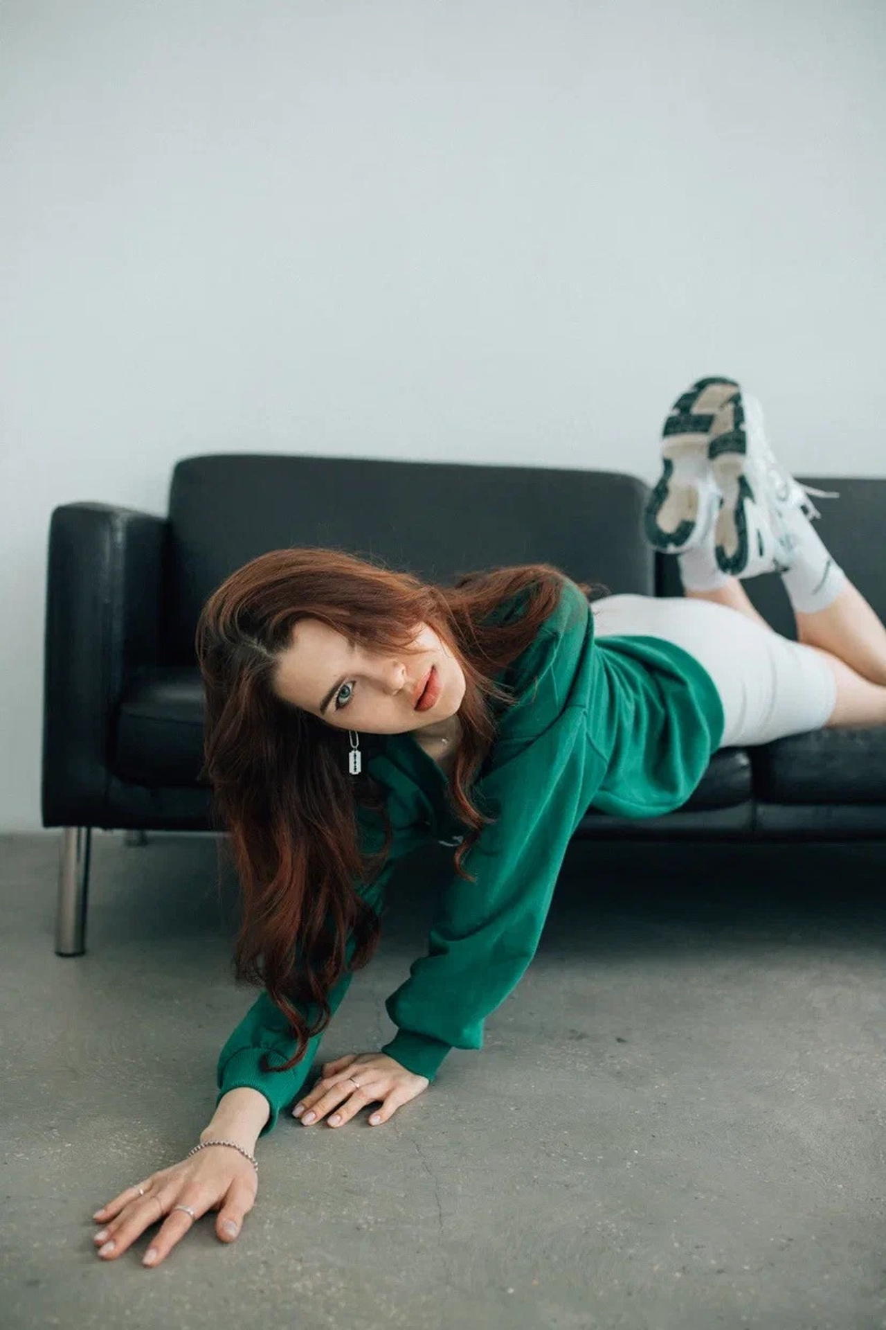 Модель для предметной съемки Юлия Е Казань| Sale Easy