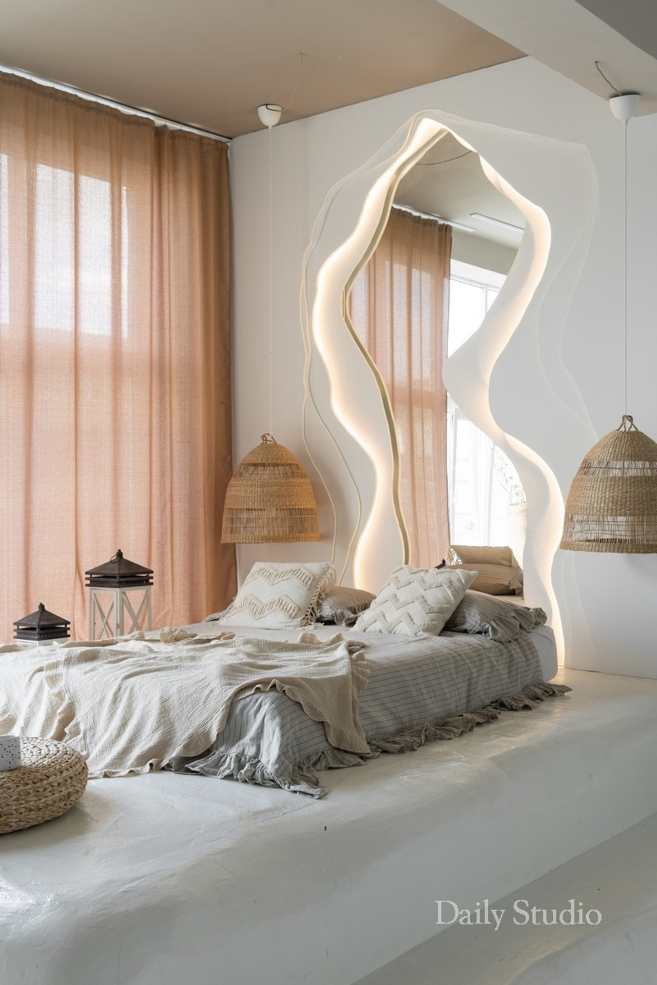 Студия DAILY STUDIO — зал Shanti для предм. съемки С.-Пб|Sale Easy