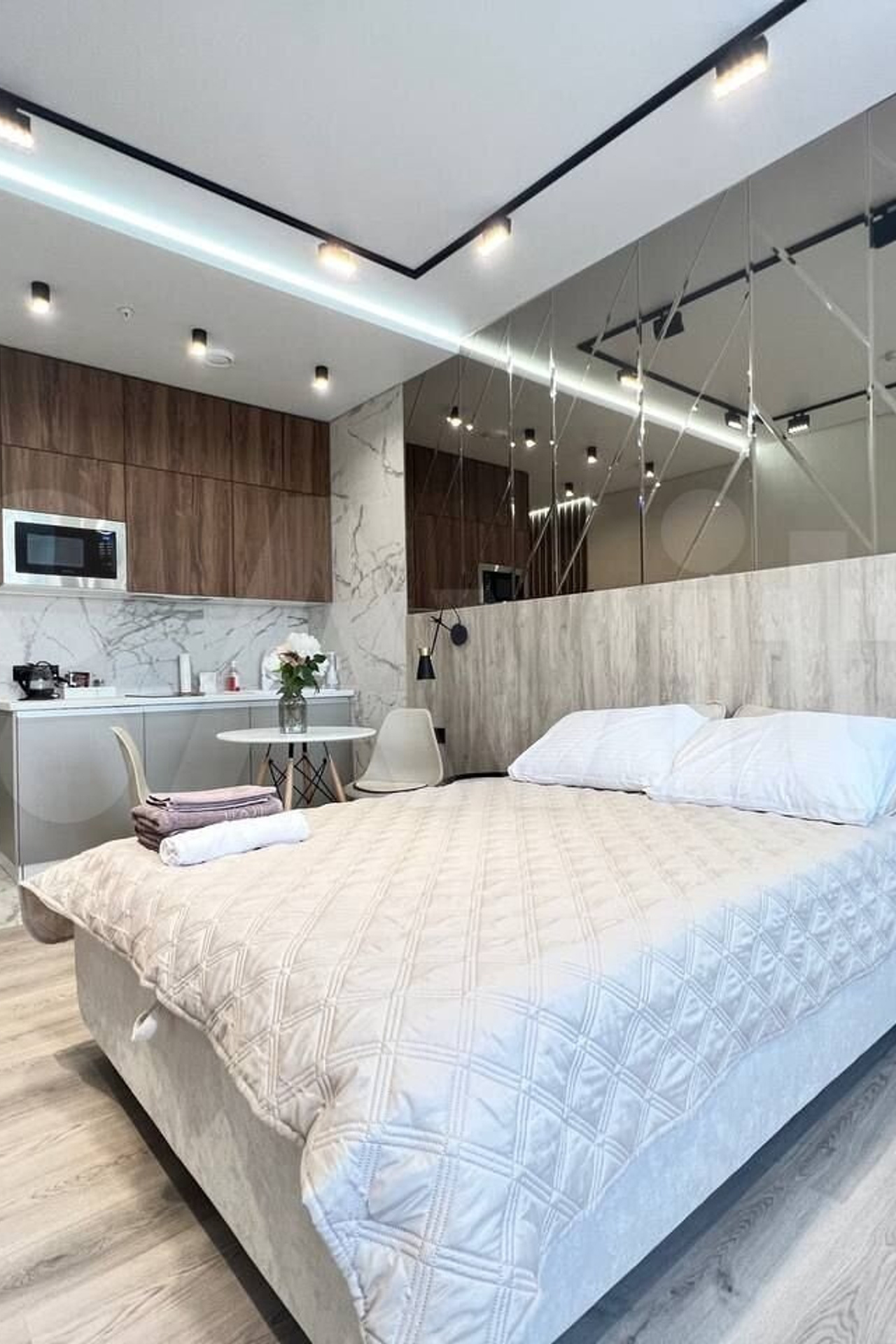 Светлая квартира на Горького 9И для предметной съемки |Sale Easy