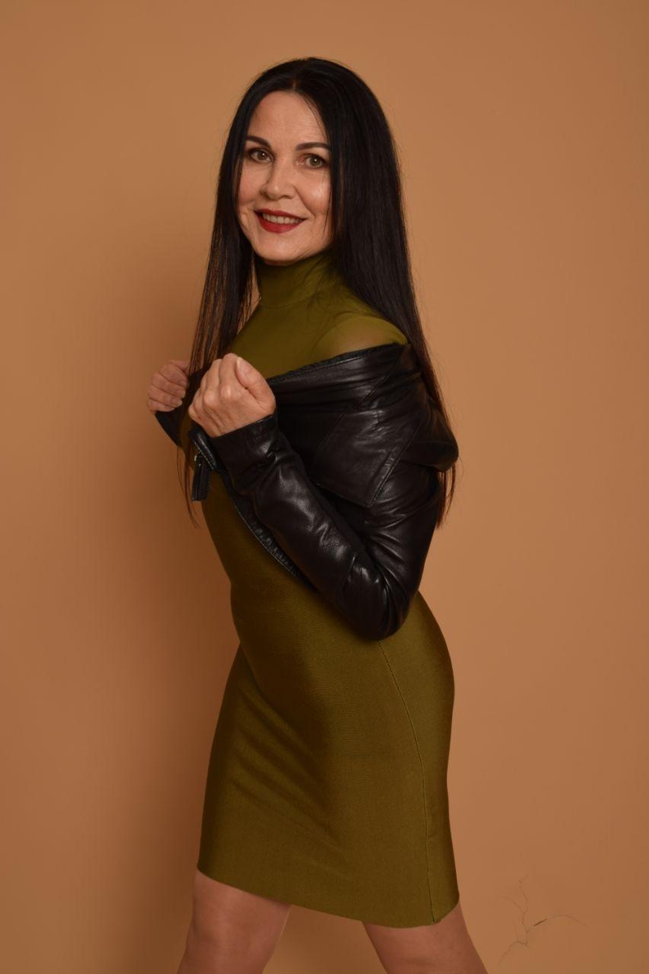 Модель для предметной съемки  Лариса Сочи| Sale Easy