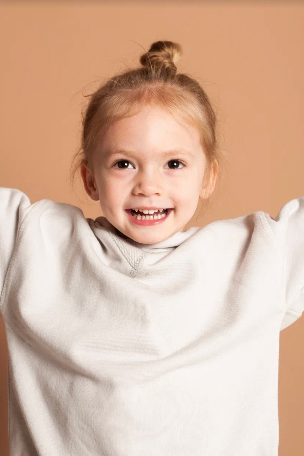 Модели дети для предметной съемки Кристина Е. Москва | Sale Easy