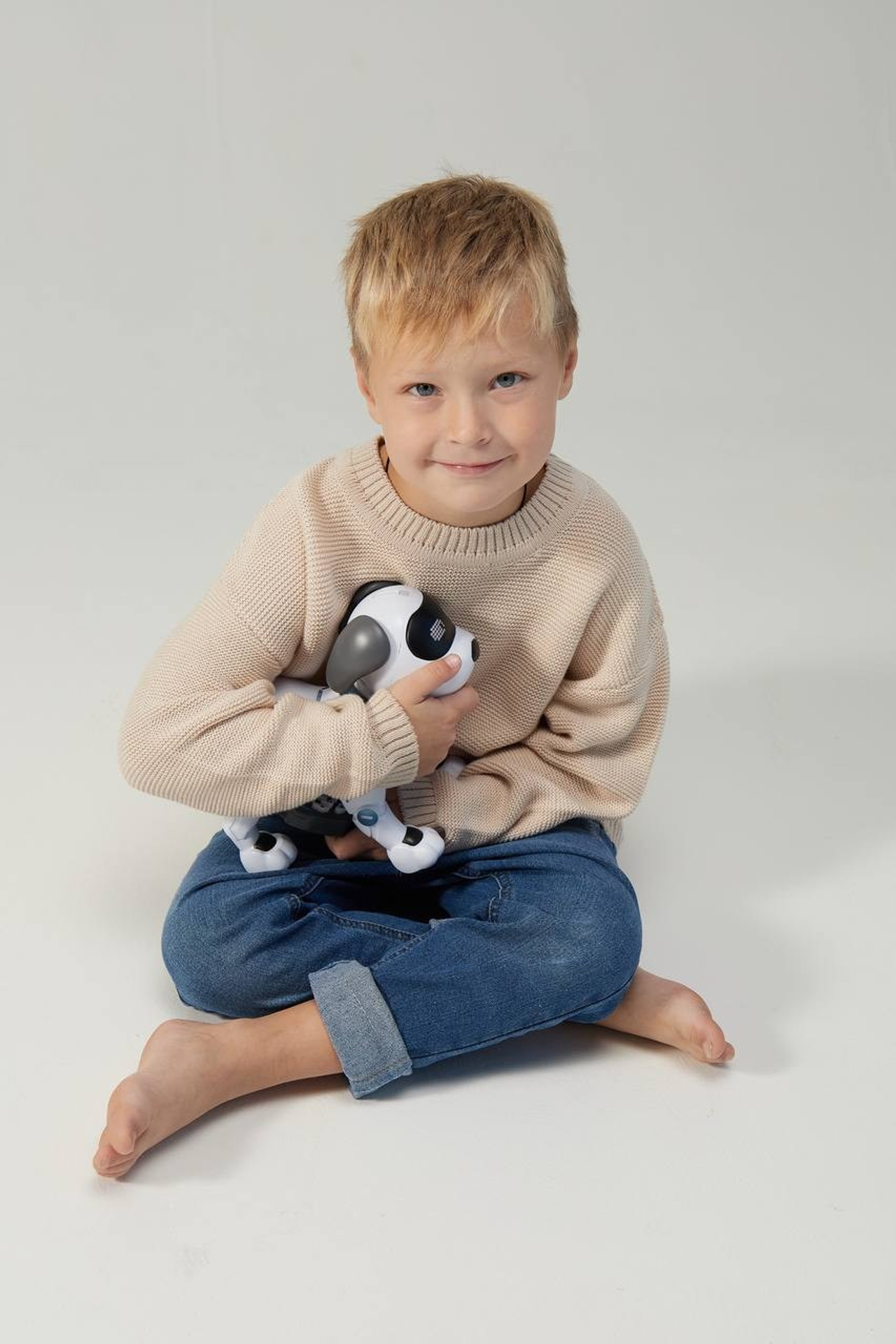 Модель мальчик для предметной съемки Иван Ж Н.Н. | Sale Easy