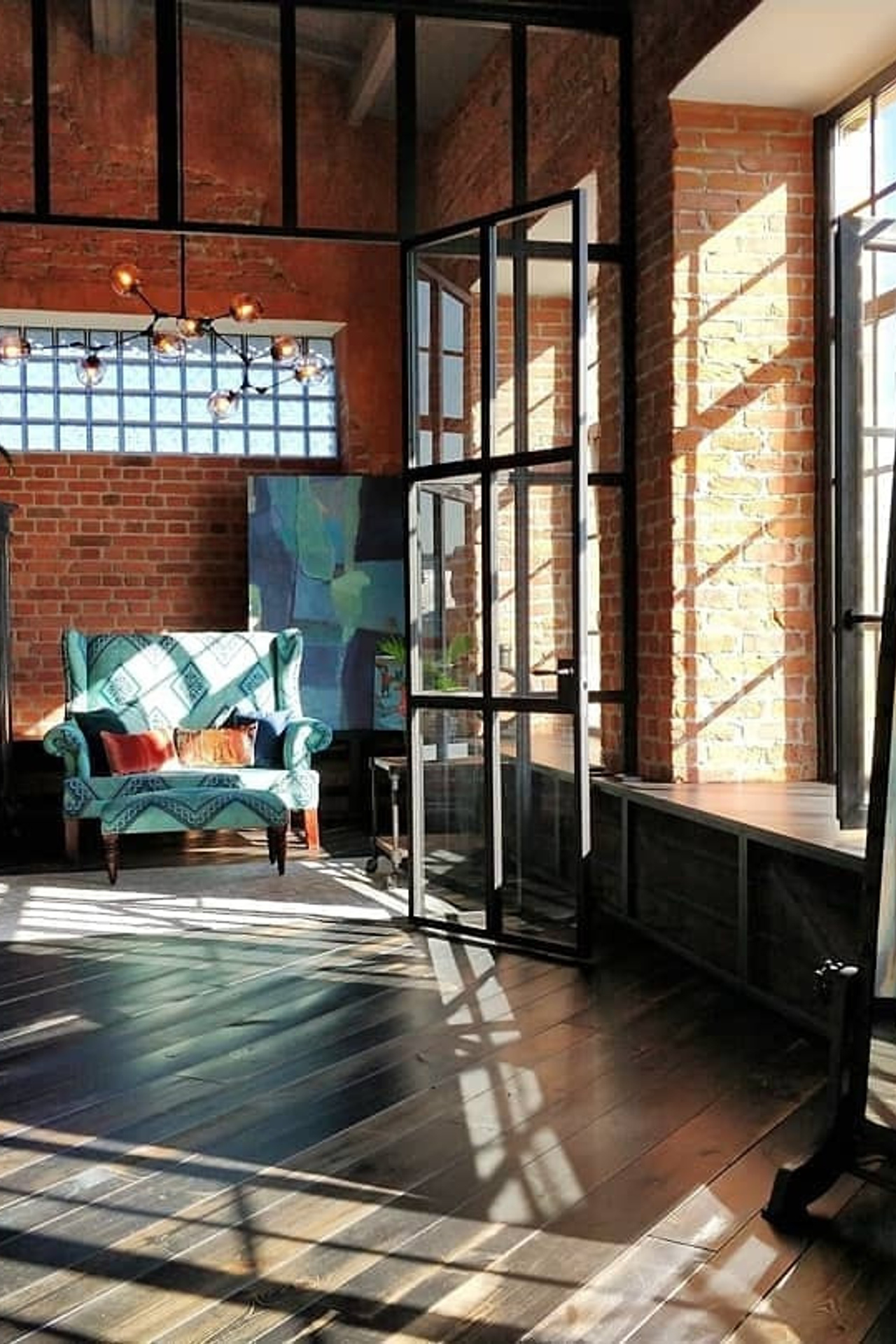 Фотостудия Веретено — зал Лофт для предм. съемки С.-Пб|Sale Easy