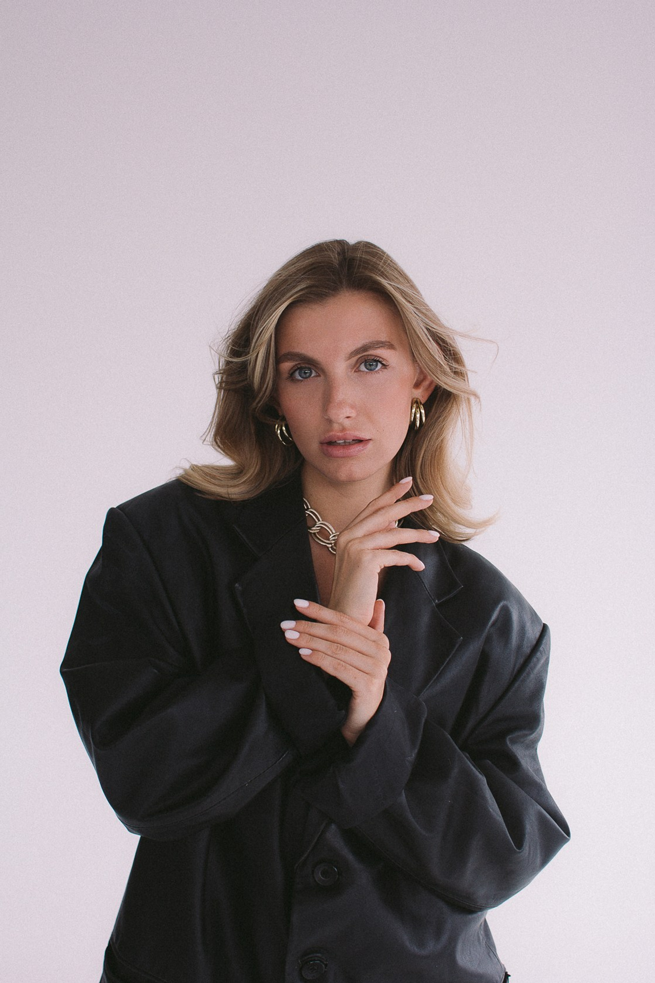 Модель для предметной съемки Юлия С. Москва| Sale Easy