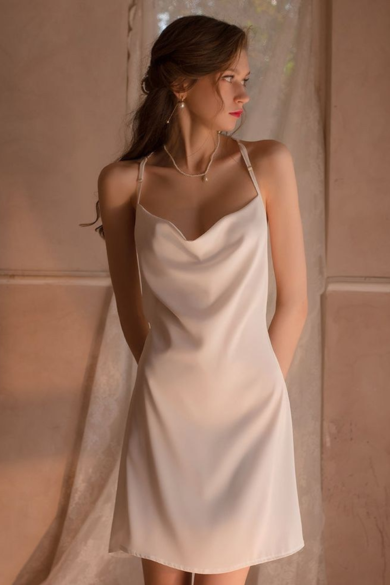 Эффективная предметная съемка женских сорочек для улучшения продаж