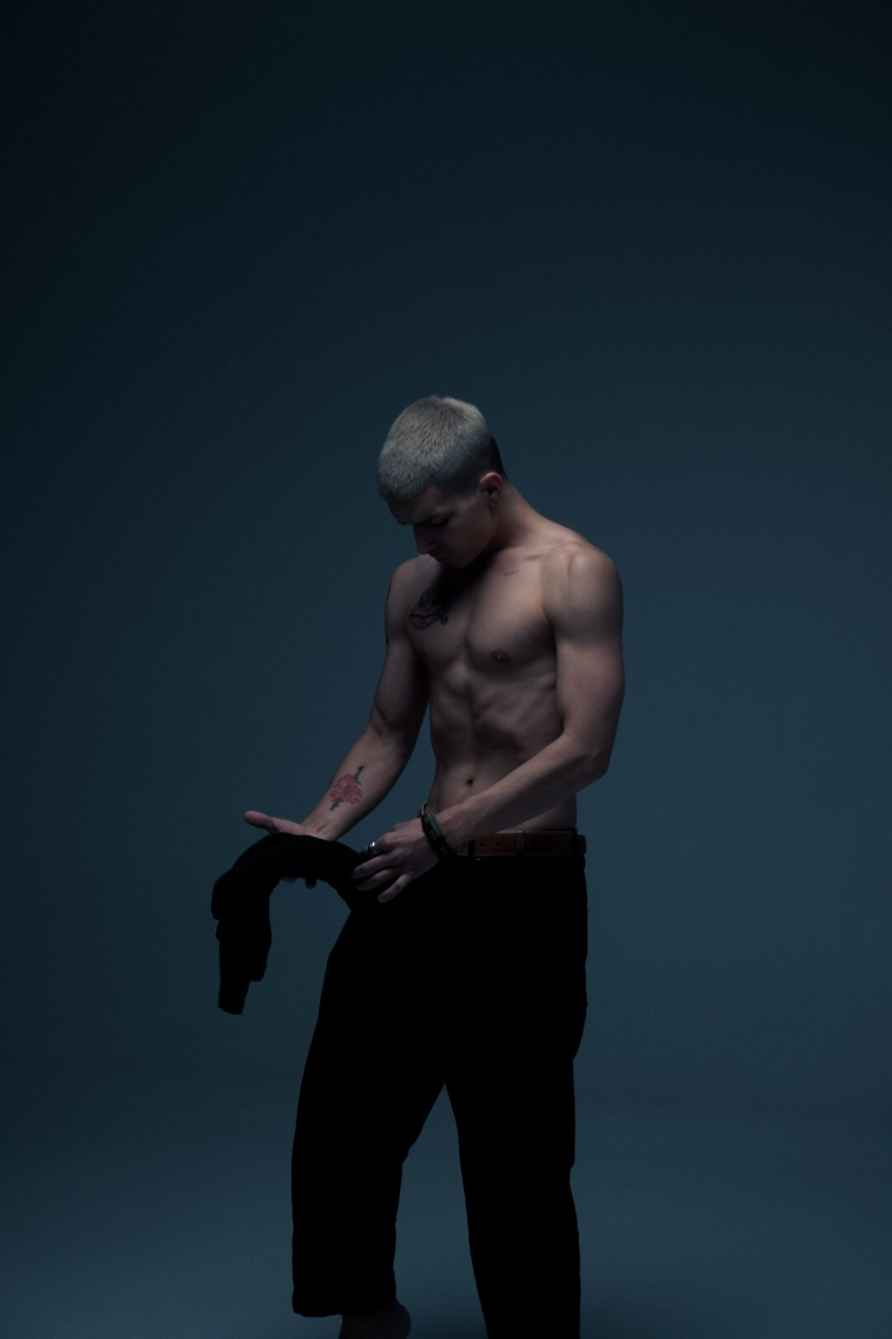 Модель для предметной съемки Александр Н Казань| Sale Easy