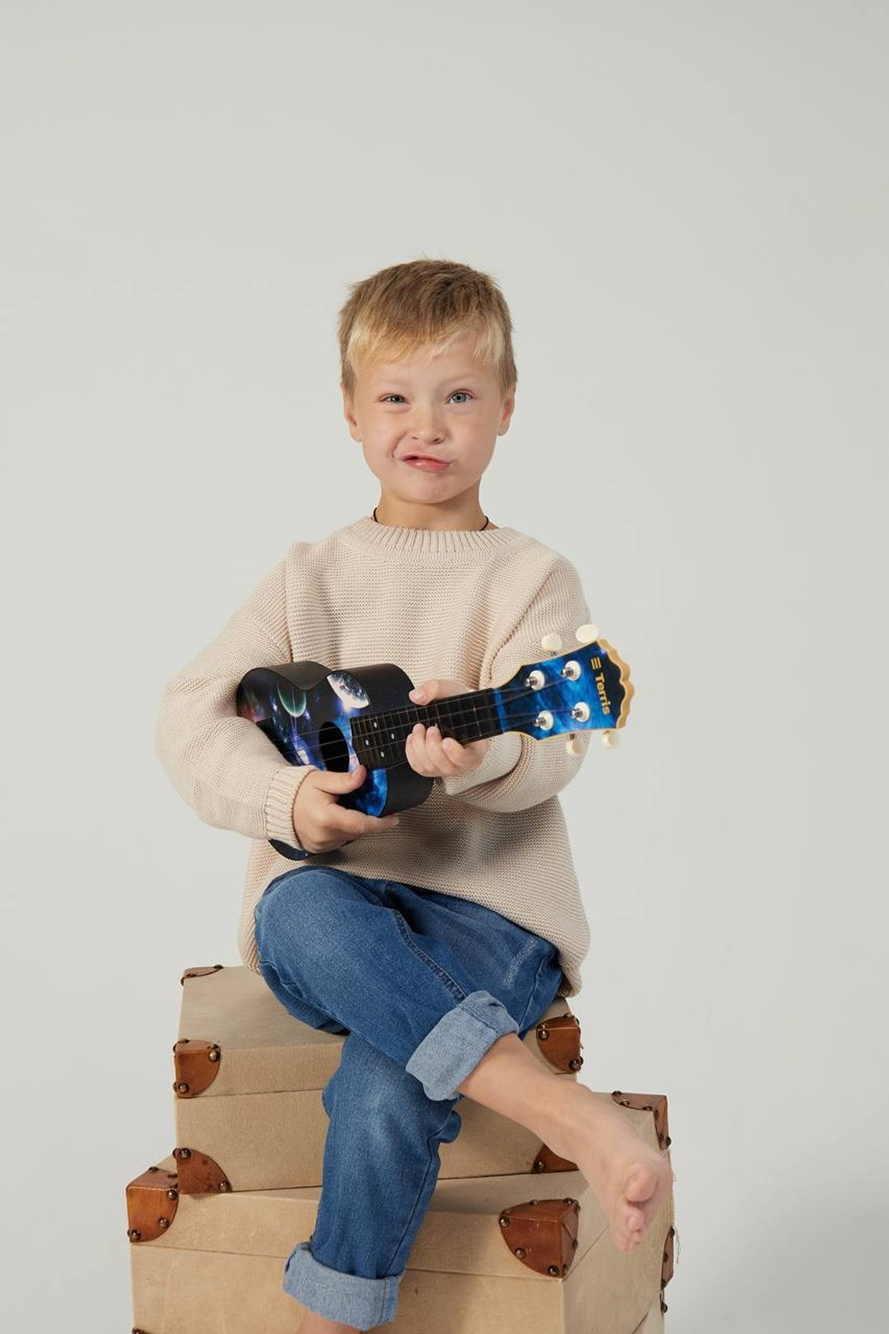 Модель мальчик для предметной съемки Иван Ж Н.Н. | Sale Easy