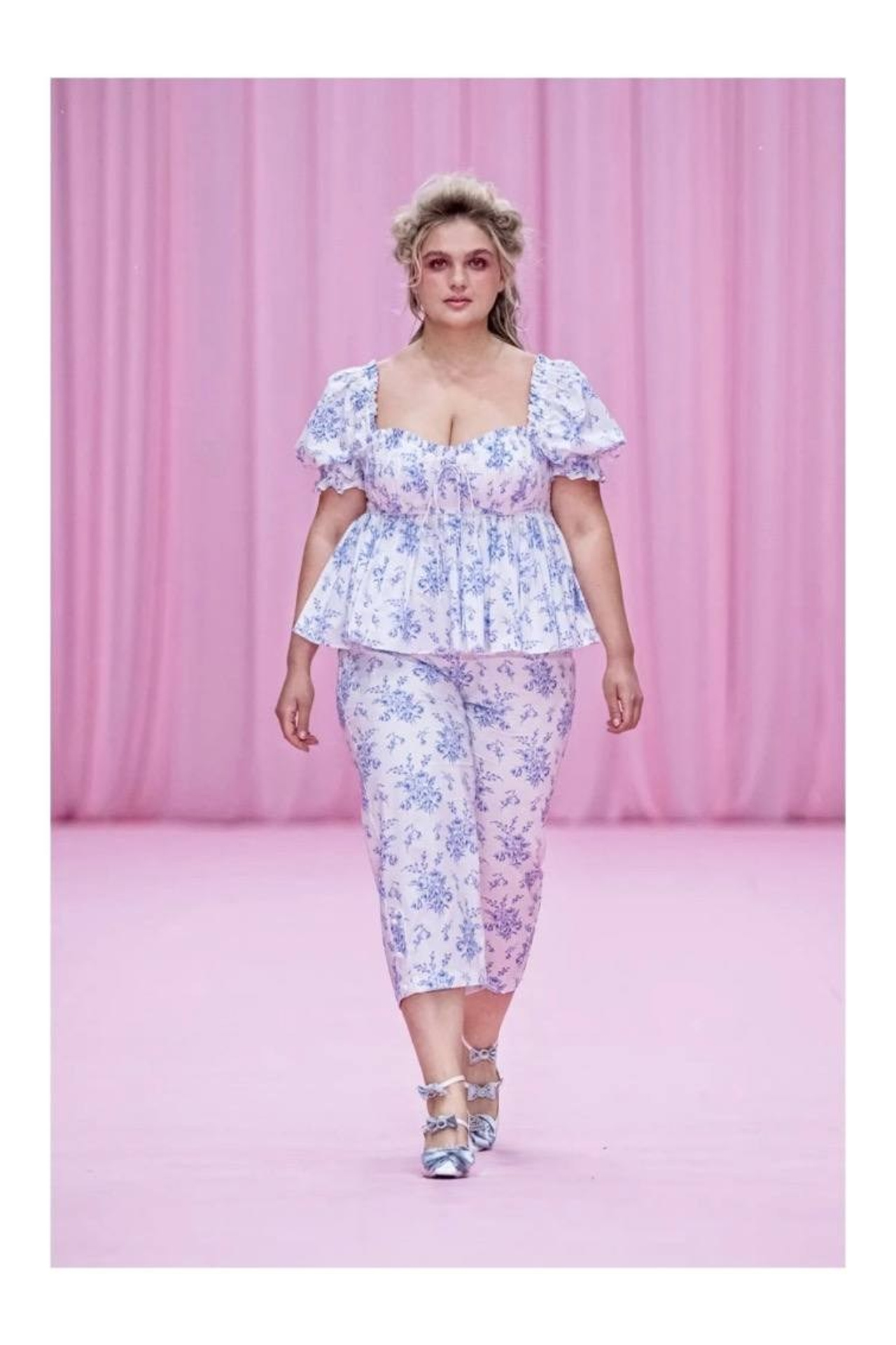 Модель plus size для предметной съемки Диана Ж. Москва | Sale Easy