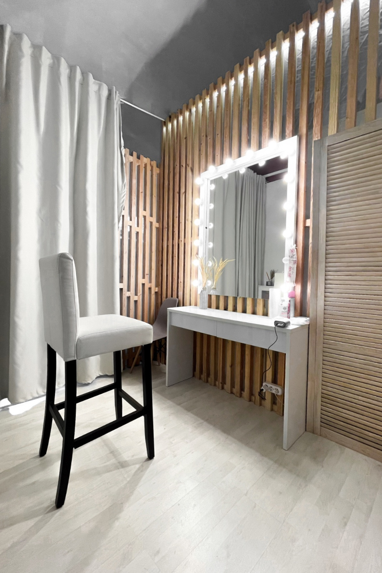 Студия Фотостудия 91 для предметной съемки Сочи|Sale Easy