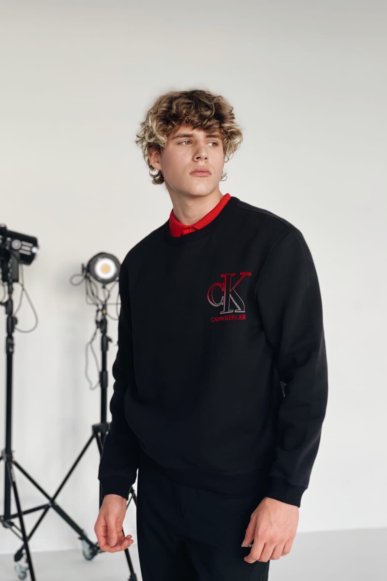 Модель для предметной съемки Игорь Красноярск| Sale Easy