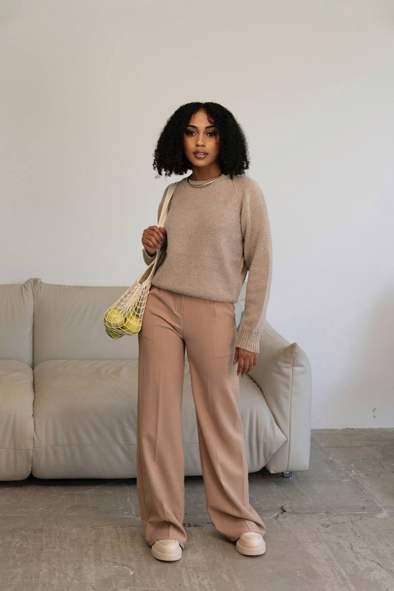 Модель Кристина О. для предметной съемки в Казани| Sale Easy