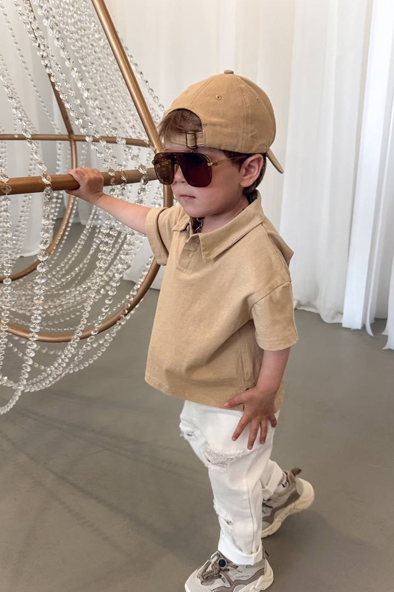 Модель для предметной съемки мальчик Радэль Казань| Sale Easy