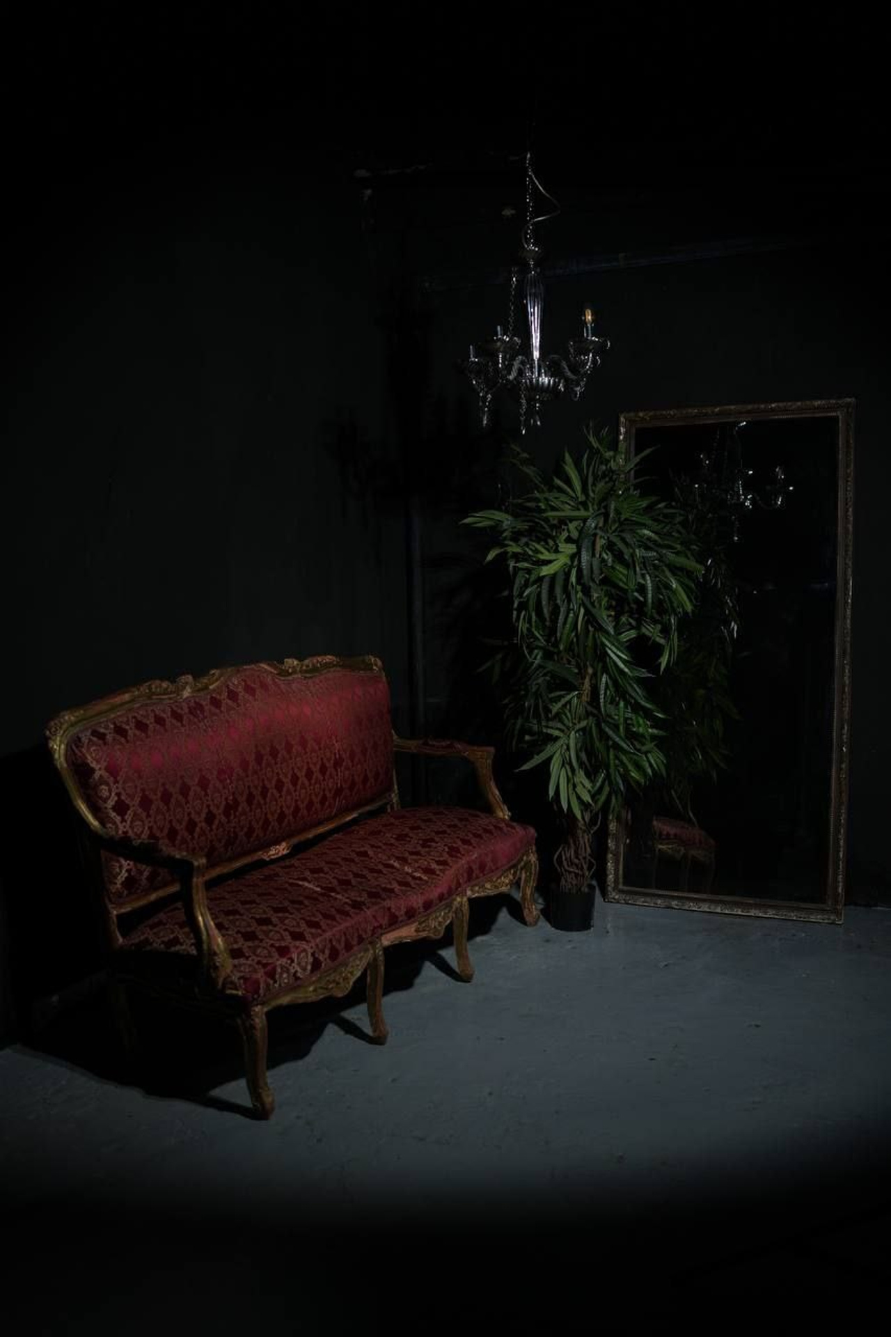 Студия Black Pool — Подводная для предметной съемки Казань|Sale Easy