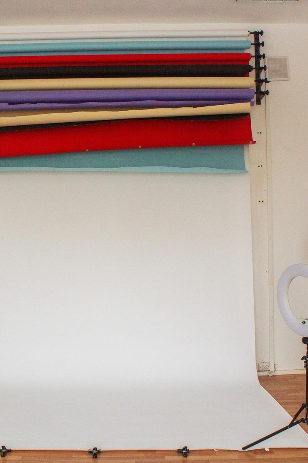 Студия BELKA & STRELKA — зал фоны для предм. съемки С.-Пб|Sale Easy