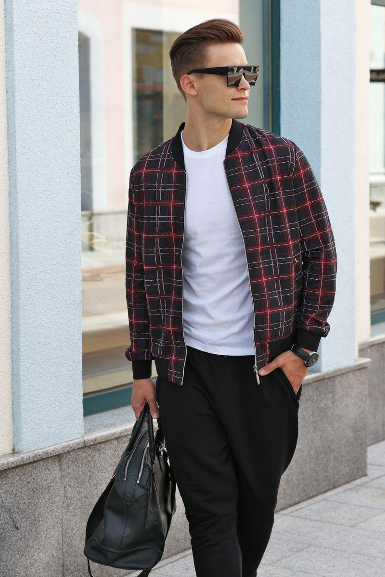 Модель для предметной съемки Роман АА Москва | Sale Easy