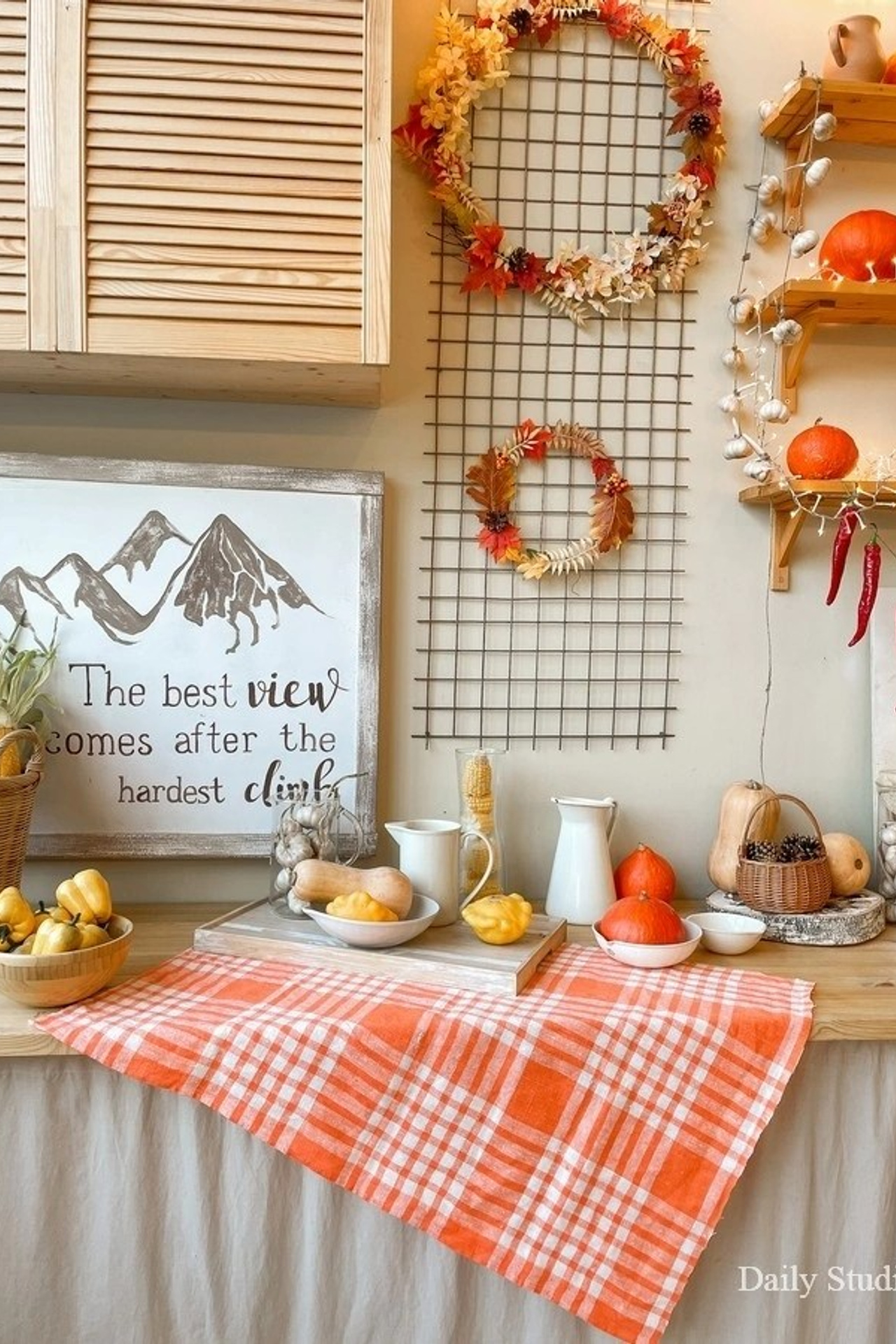 Студия DAILY STUDIO — зал Мастерская для предм. съемки С.-Пб|Sale Easy