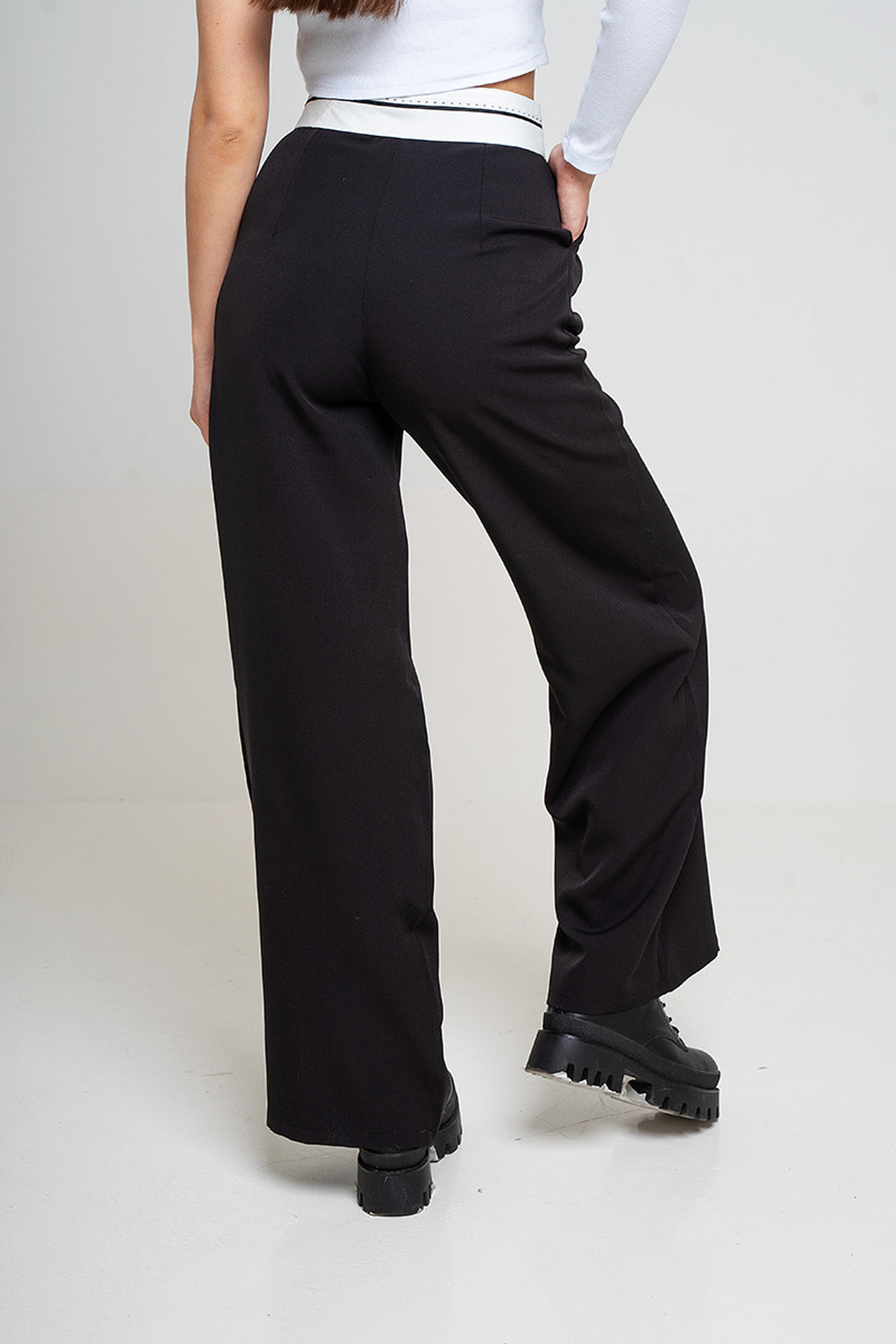 Портфолио. Фото женской одежды для маркетплейсов | Sale Easy