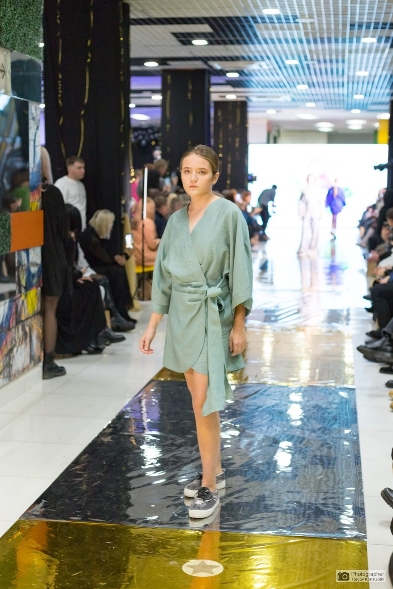 Модель для предметной съемки Вероника id 14 512 Красноярск| Sale Easy