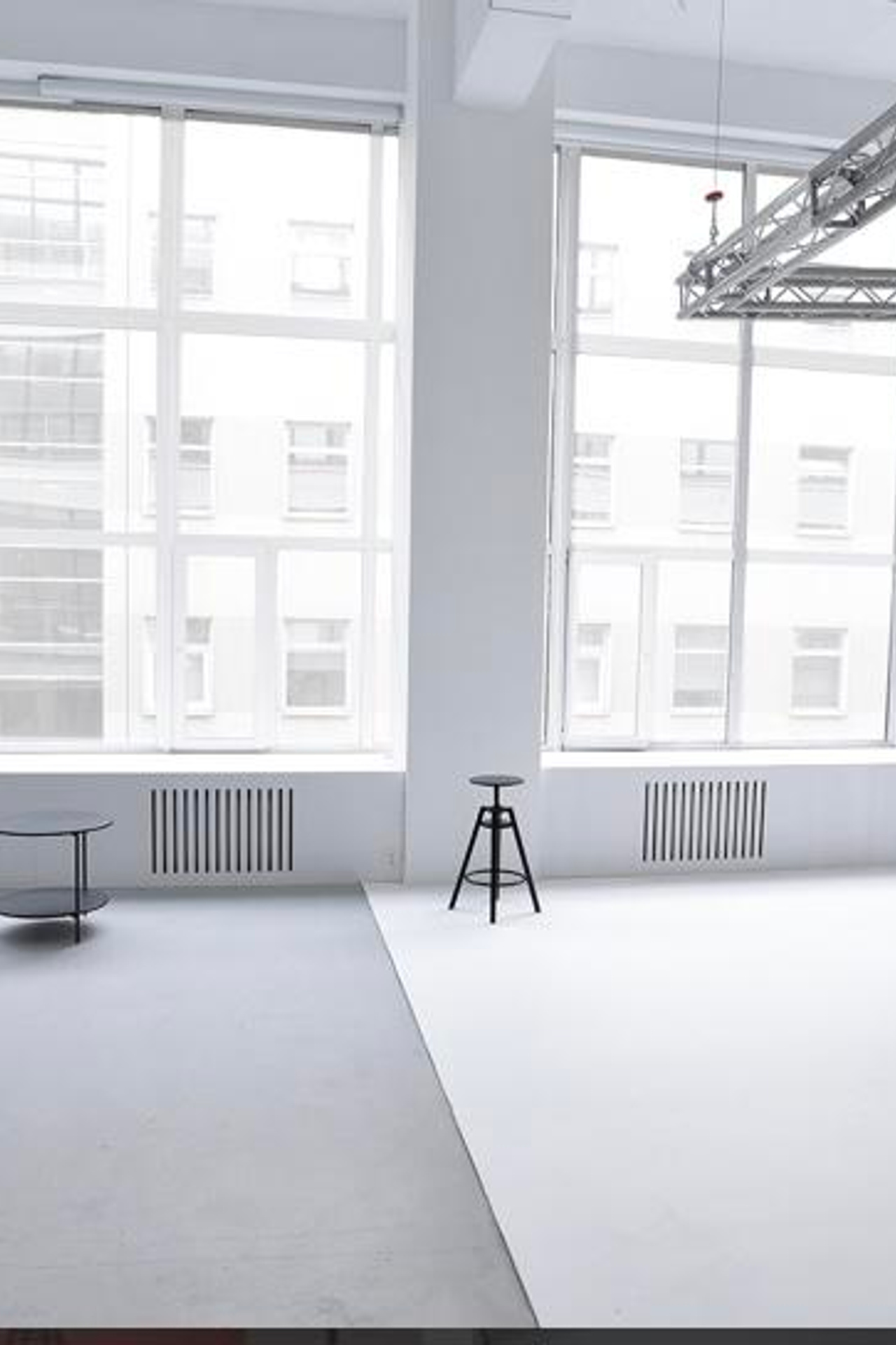 Студия Cross-studio Monday для предметной съемки Москва | Sale Easy