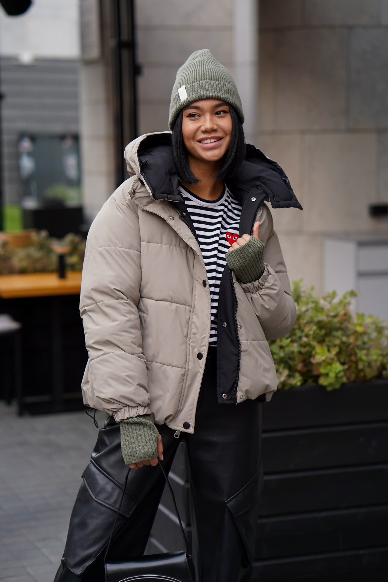 Модель для предметной съемки Валерия Ж. С.-Пб| Sale Easy