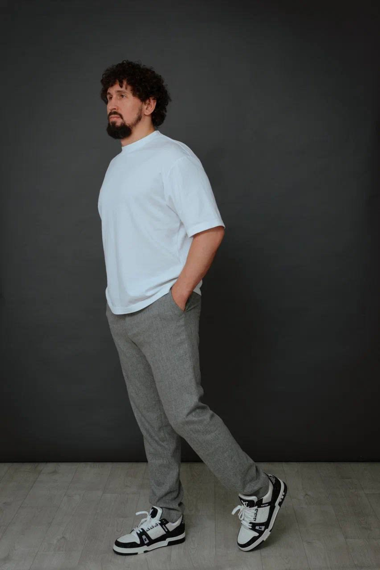 Модель для съемки для интернет магазинов Павел Москва | Sale Easy