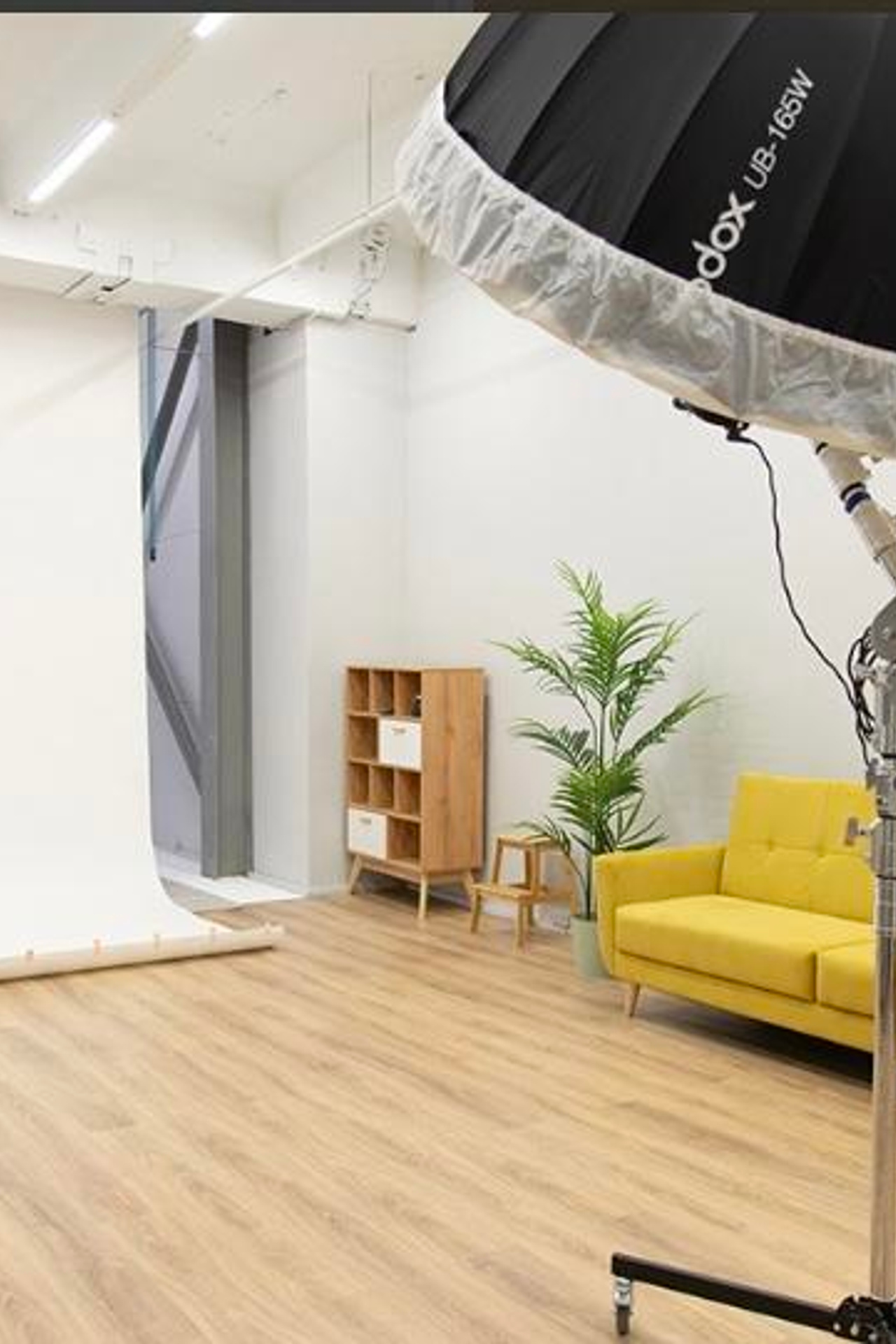 Студия Циклорама Сitrus зал 77 для предметной съемки Москва | Sale Eas