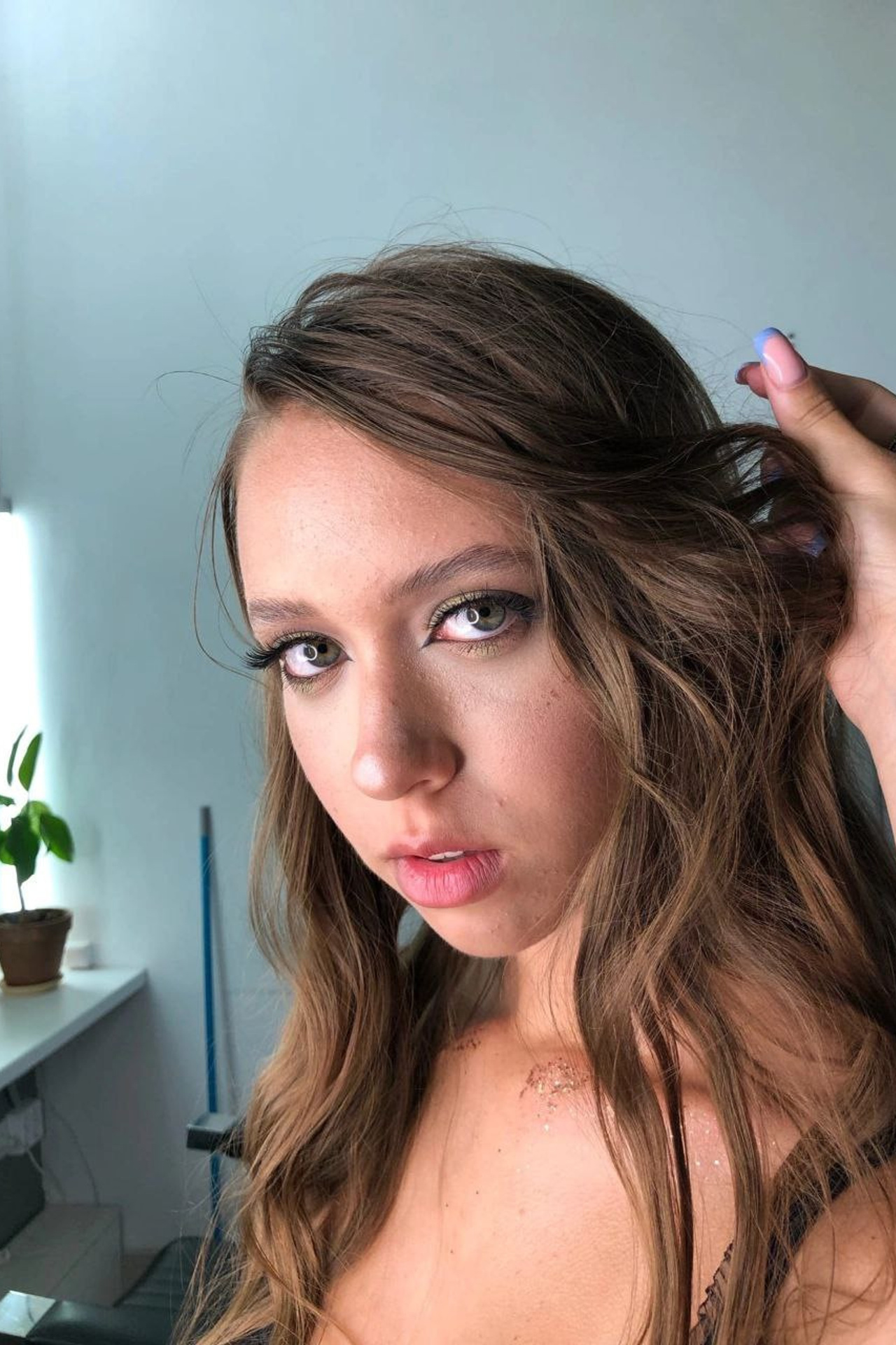 Модель для предметной съемки Алина Казань| Sale Easy