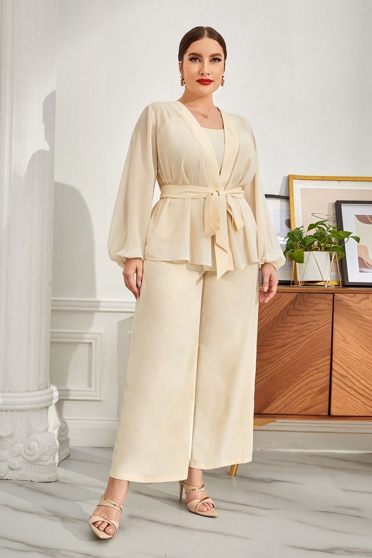 Пример комфортного стиля для plus-size с мягкими тканями