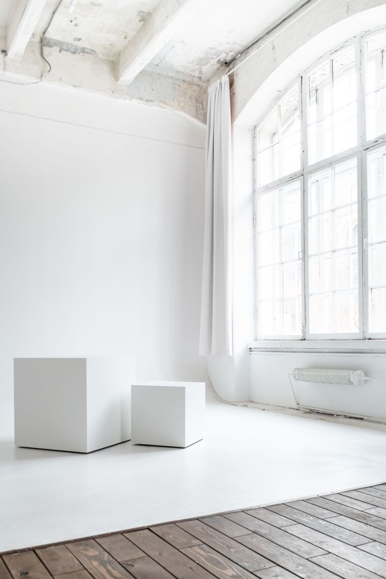 Студия JUPITER STUDIO — зал White для предм. съемки С.-Пб|Sale Easy