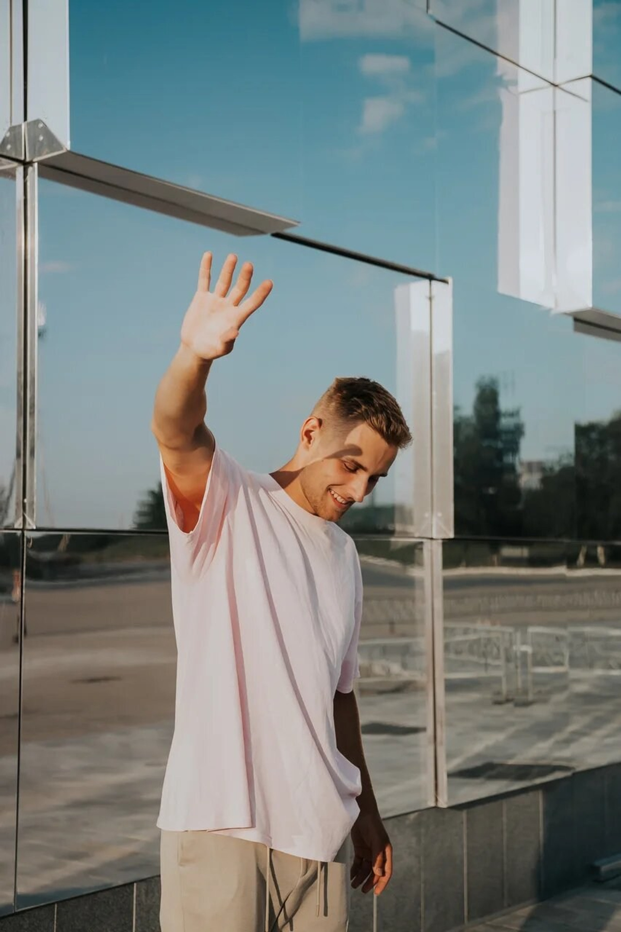 Модель для предметной съемки Игорь А Н.Новгород | Sale Easy