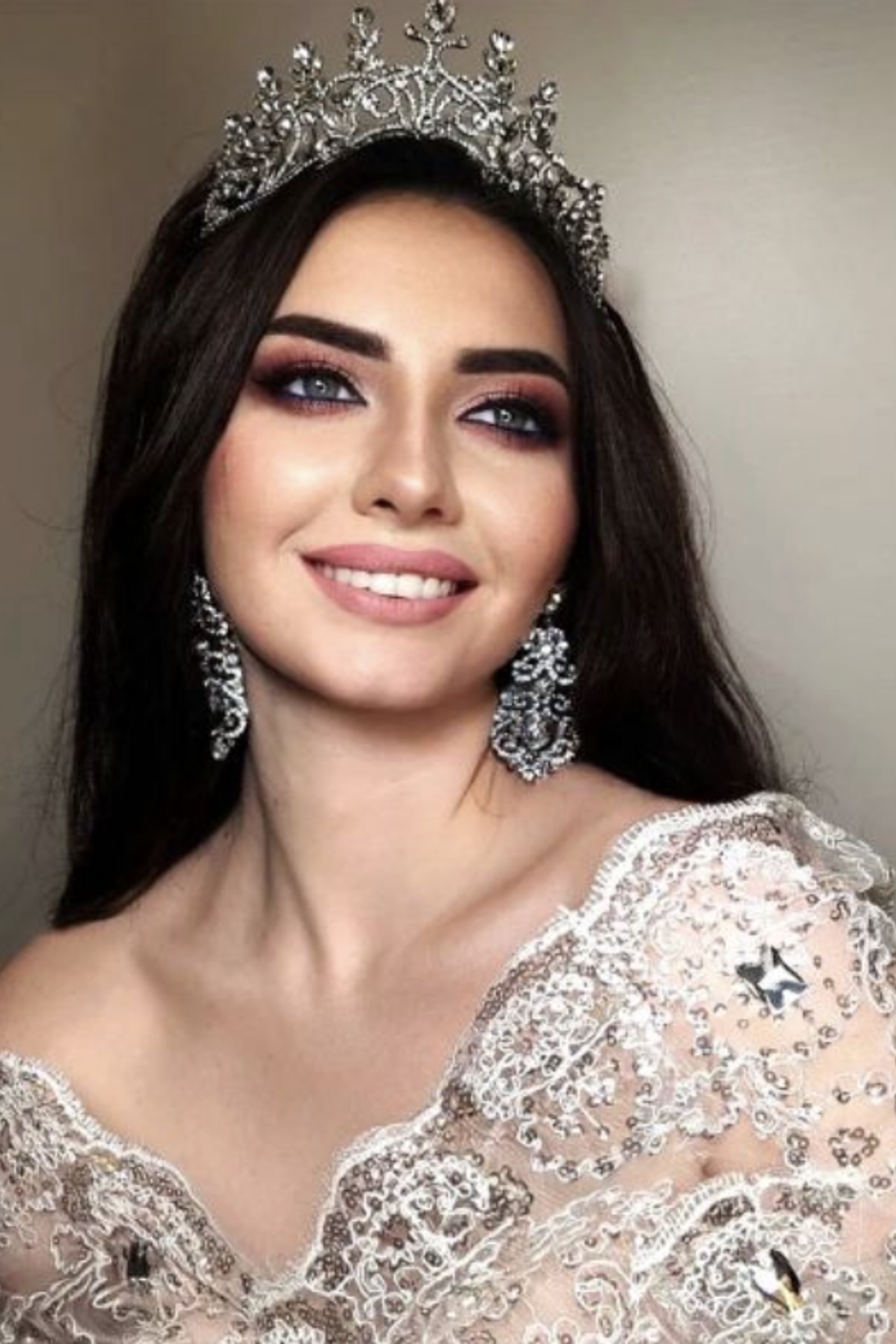 Модель plus size для съемок для интернет магазина Виктория Москва