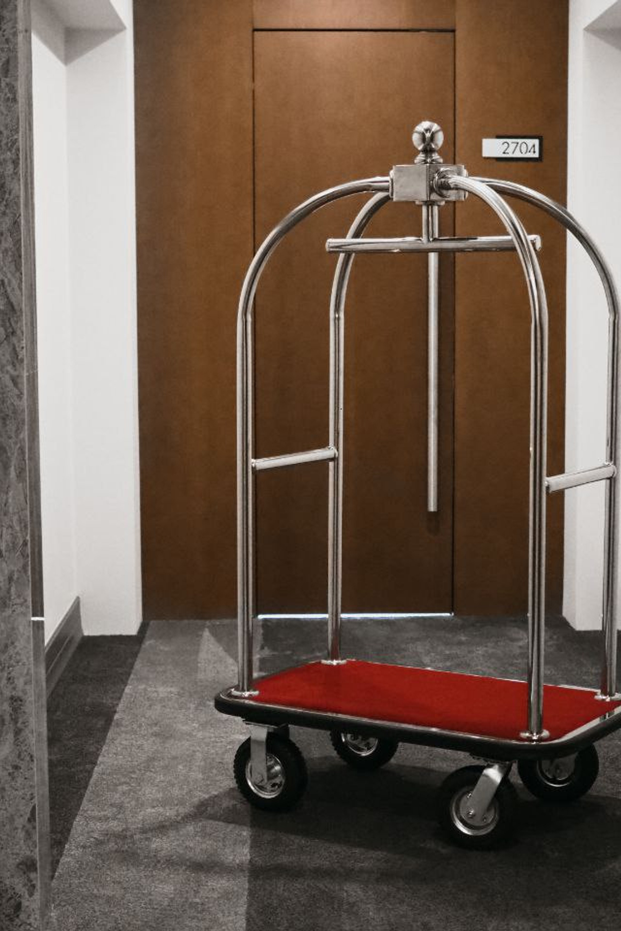 Фотостудия delight — Зал «Лифт+холл» для предметной съемки Казань