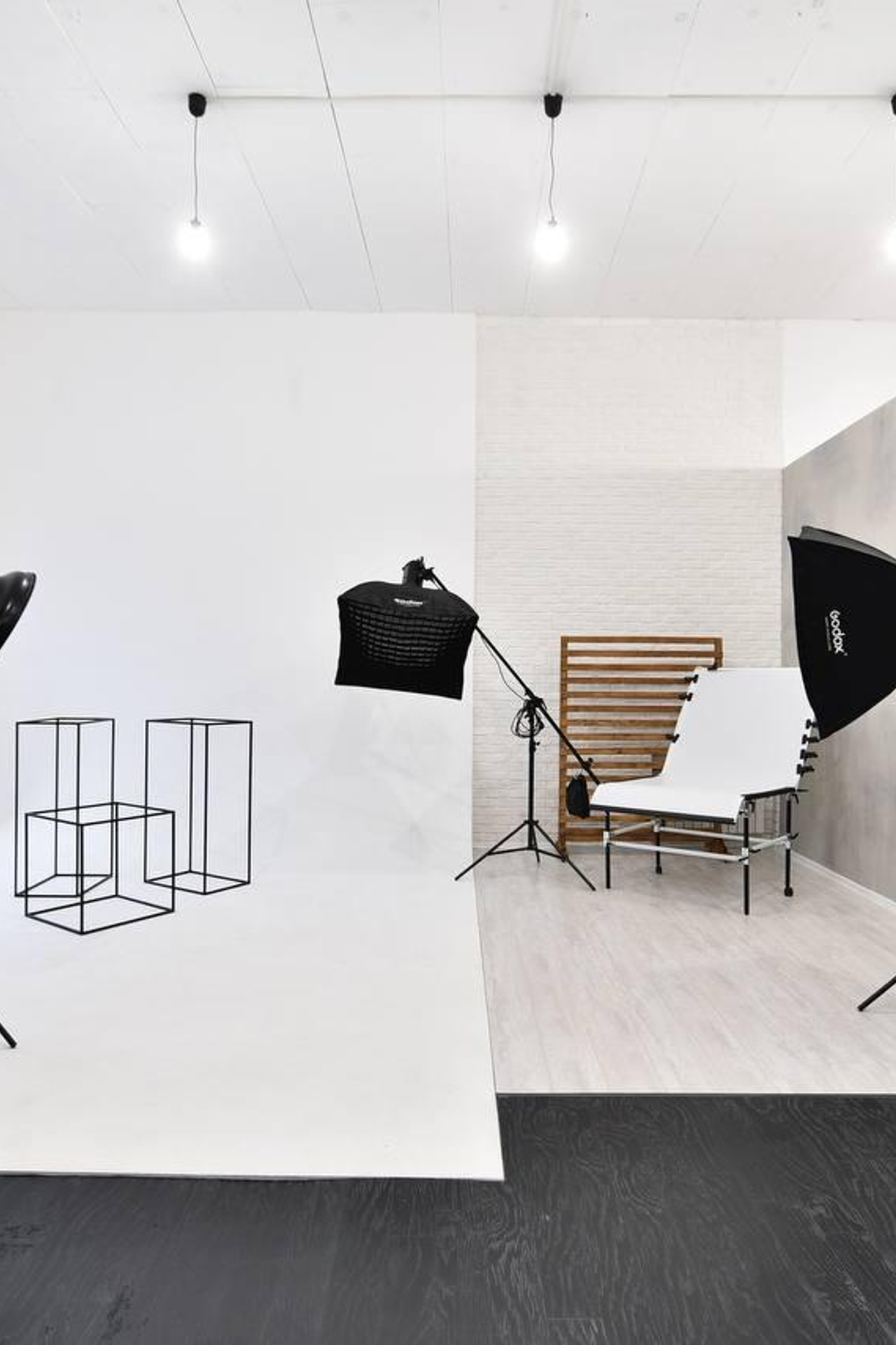 Студия Черно Белое для предметной съемки Красноярск|Sale Easy