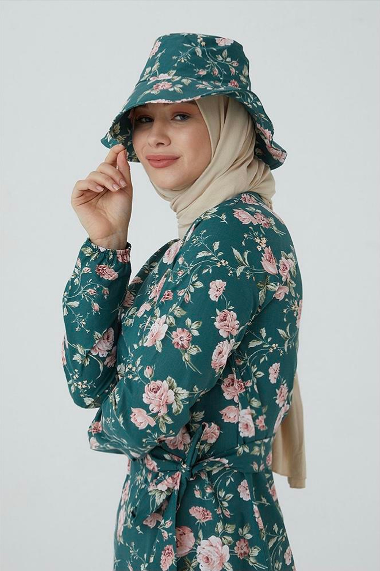 Модель для предметной съемки Мария В С-Петербург | Sale Easy