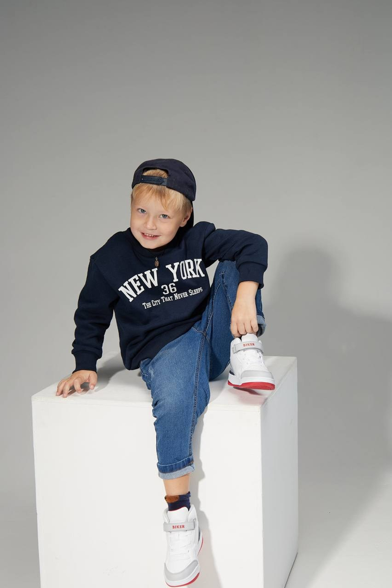 Модель мальчик для предметной съемки Иван Ж Н.Н. | Sale Easy