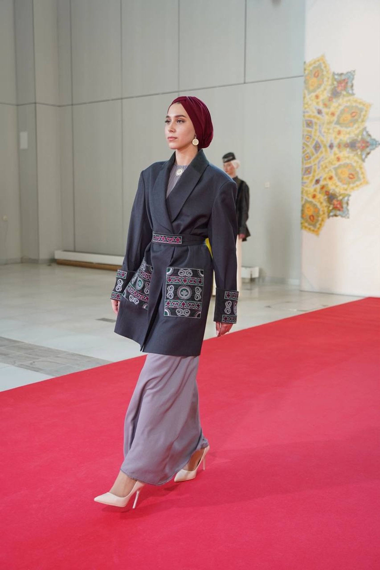 Модель для съемки для интернет магазинов Аделя Казань| Sale Easy